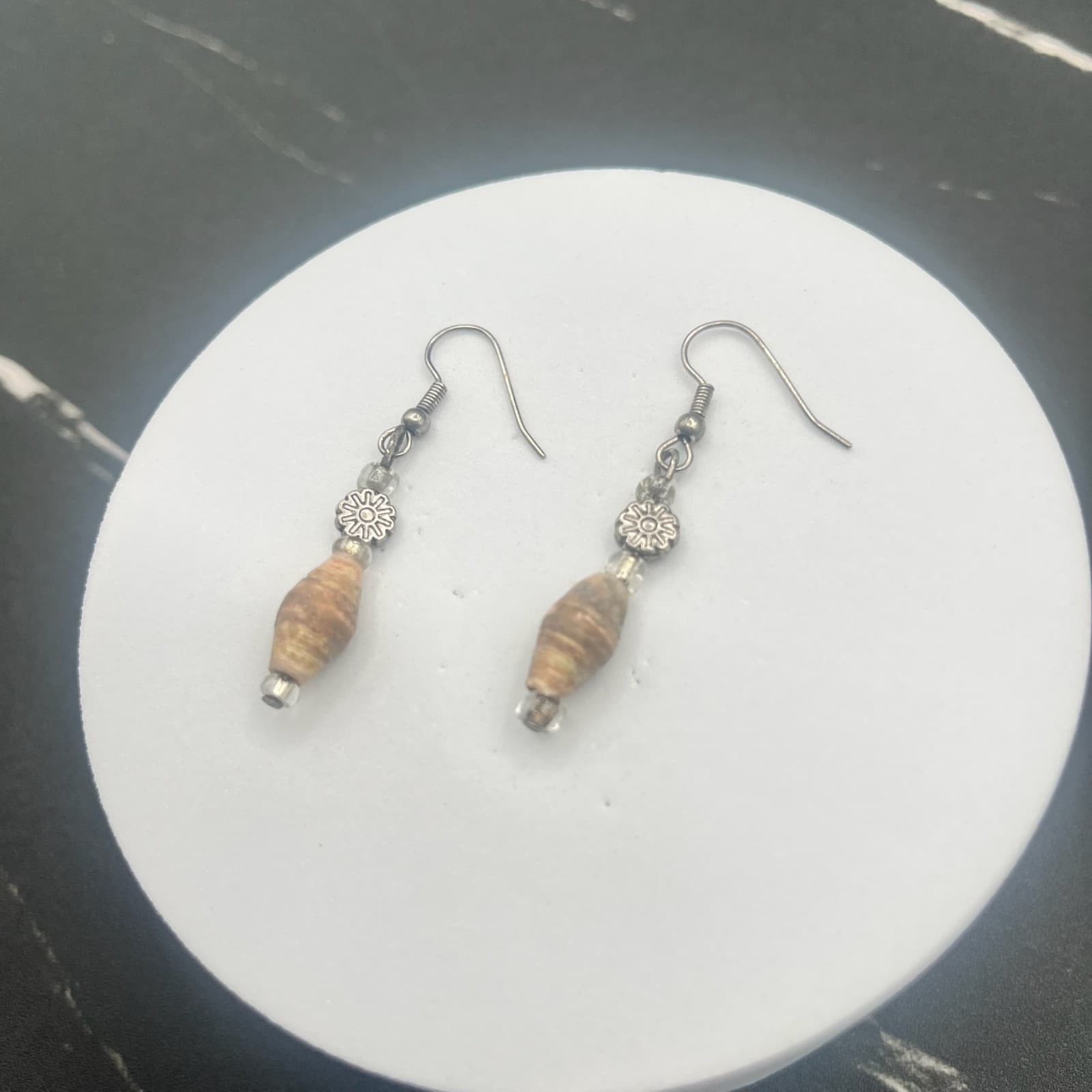 Vintage 90s Silver Tone Dangle Earrings Rolled Paper Beaded Women's Jewelry - Thumbnail 11
