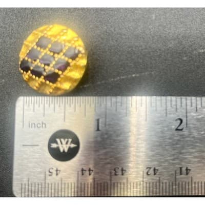 Vintage Gold Tone Quilted Enamel Button Earrings Clip On Checkerboard Jewelry - Thumbnail 6