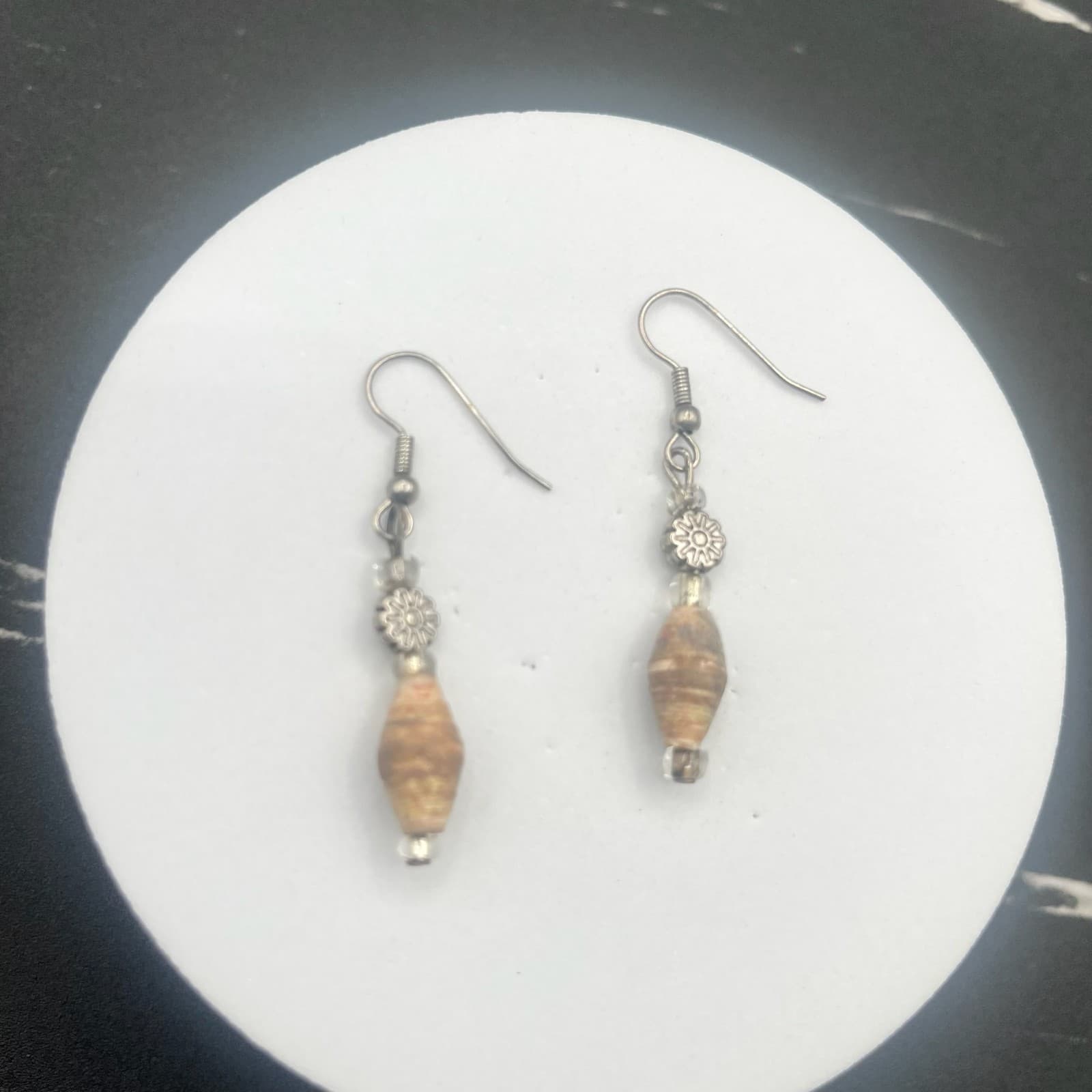 Vintage 90s Silver Tone Dangle Earrings Rolled Paper Beaded Women's Jewelry - Thumbnail 10