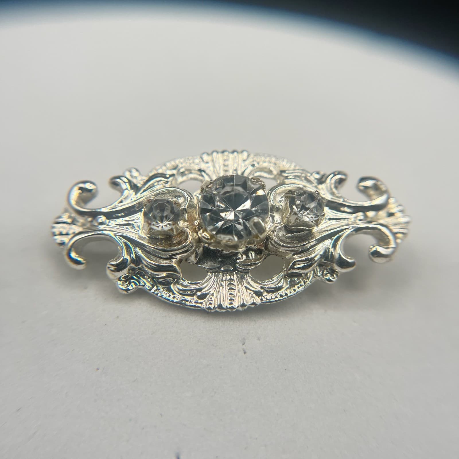 Vintage 80s Silver Tone Clear Rhinestone Filigree Brooch Pin Classic Jewelry - Thumbnail 4