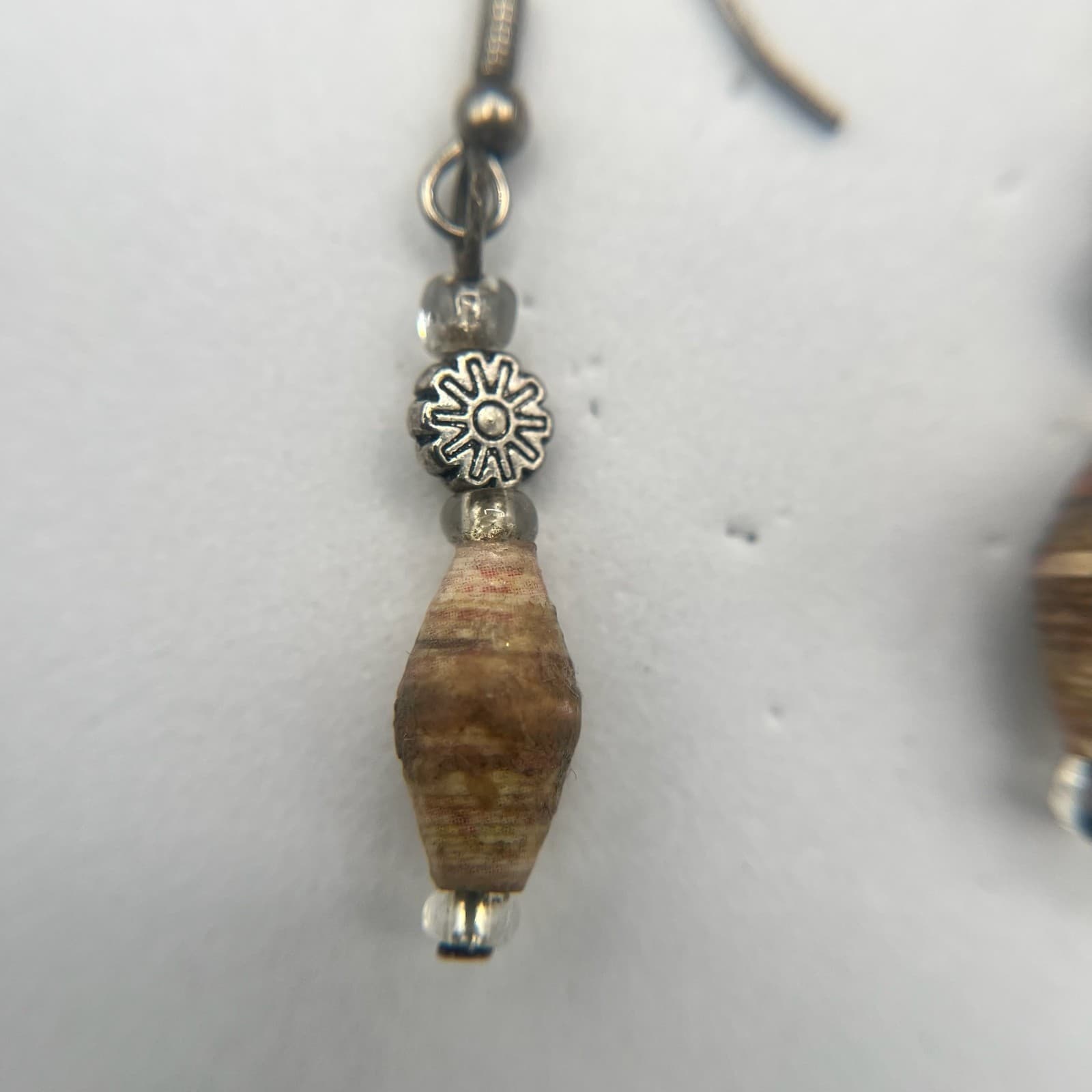 Vintage 90s Silver Tone Dangle Earrings Rolled Paper Beaded Women's Jewelry - Thumbnail 13