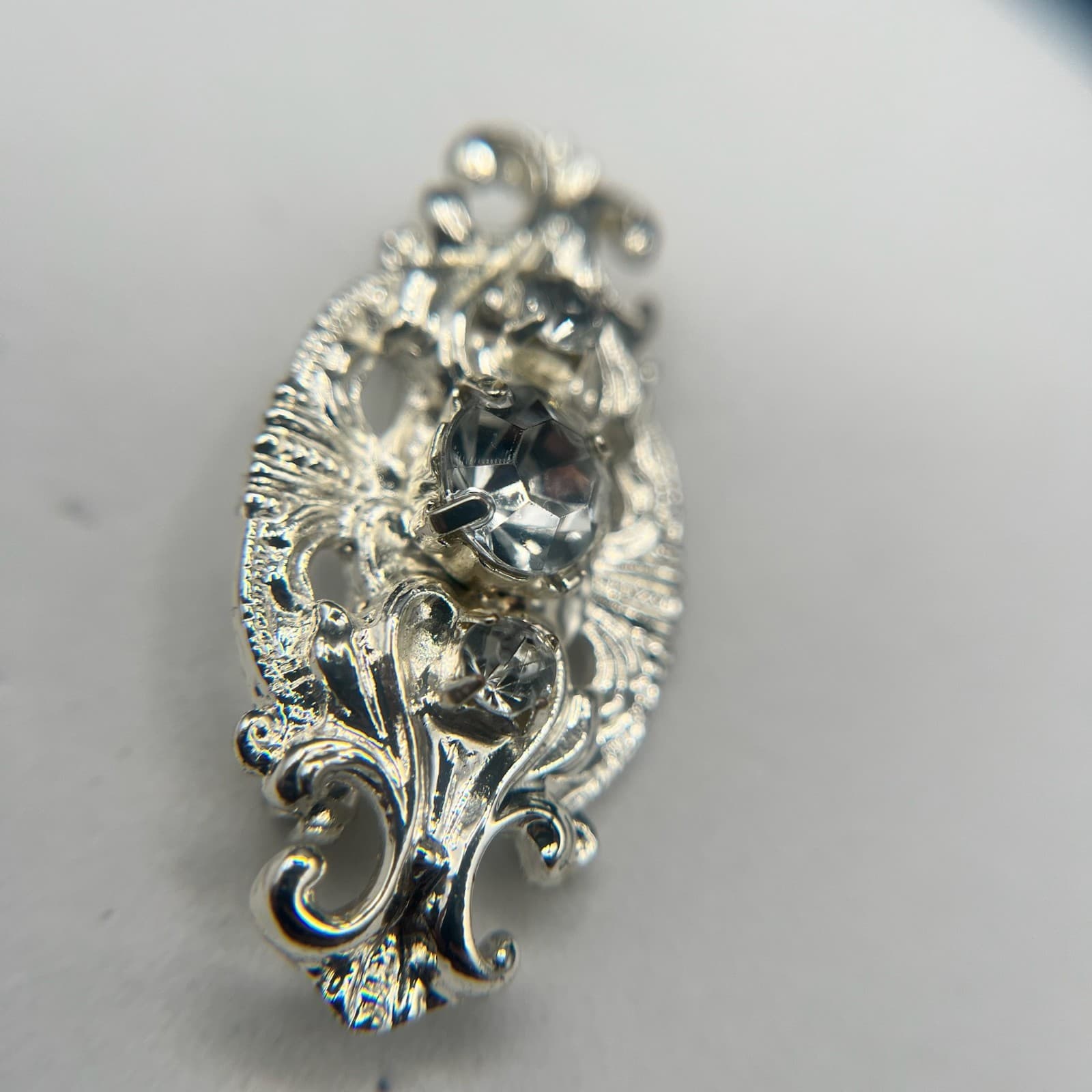 Vintage 80s Silver Tone Clear Rhinestone Filigree Brooch Pin Classic Jewelry - Thumbnail 9