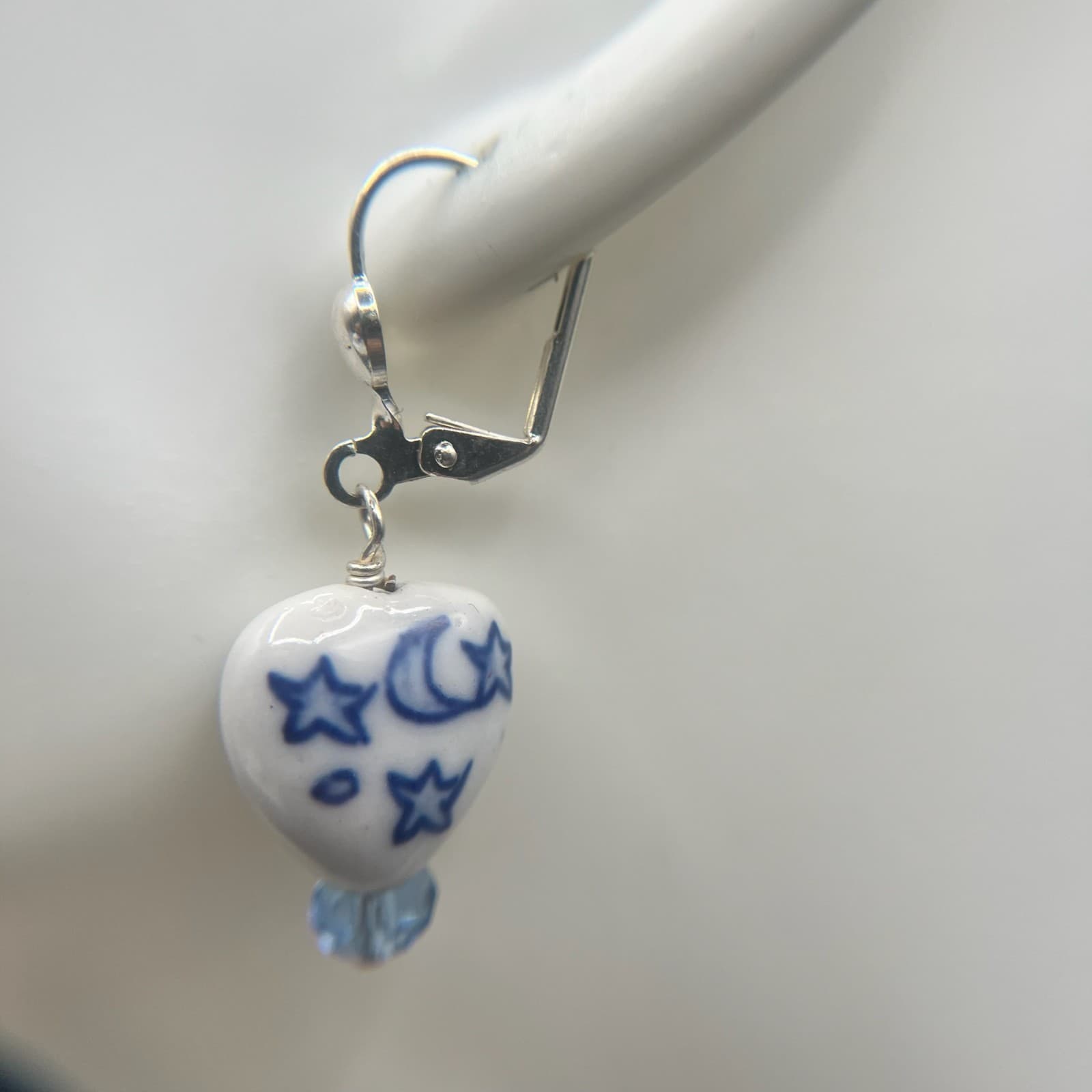 Vintage 90s Dangle Earrings Porcelain Heart Moon Stars Drop Women's Jewelry - Thumbnail 5