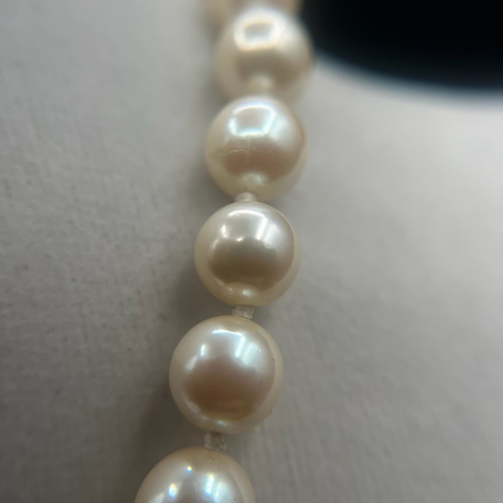 Vintage Plastic Pearl Beaded Necklace Faux Ivory Pearls Gold Tone Clasp Jewelry - Thumbnail 5