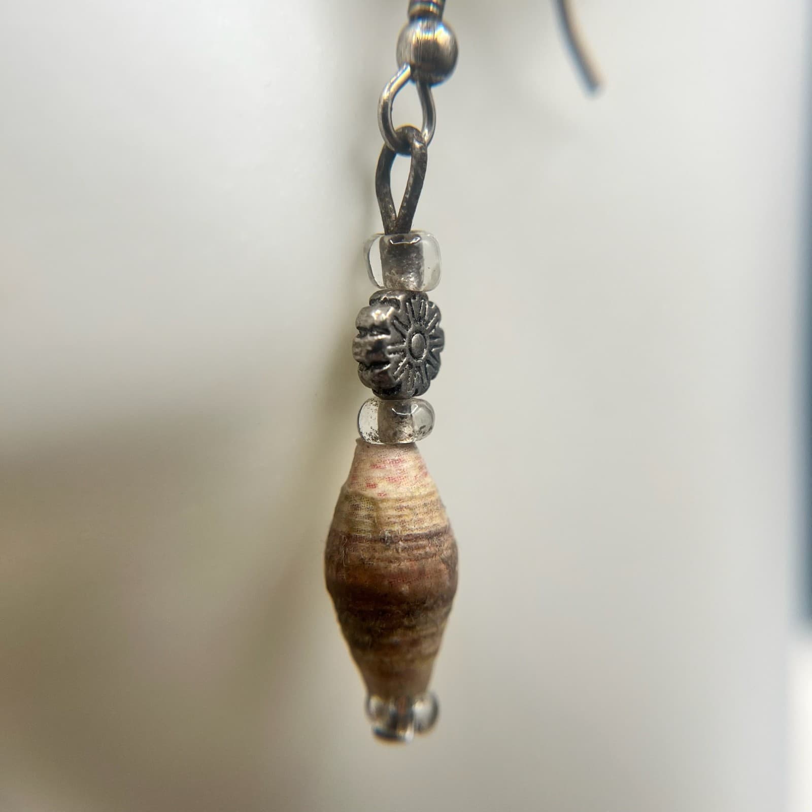 Vintage 90s Silver Tone Dangle Earrings Rolled Paper Beaded Women's Jewelry - Thumbnail 6