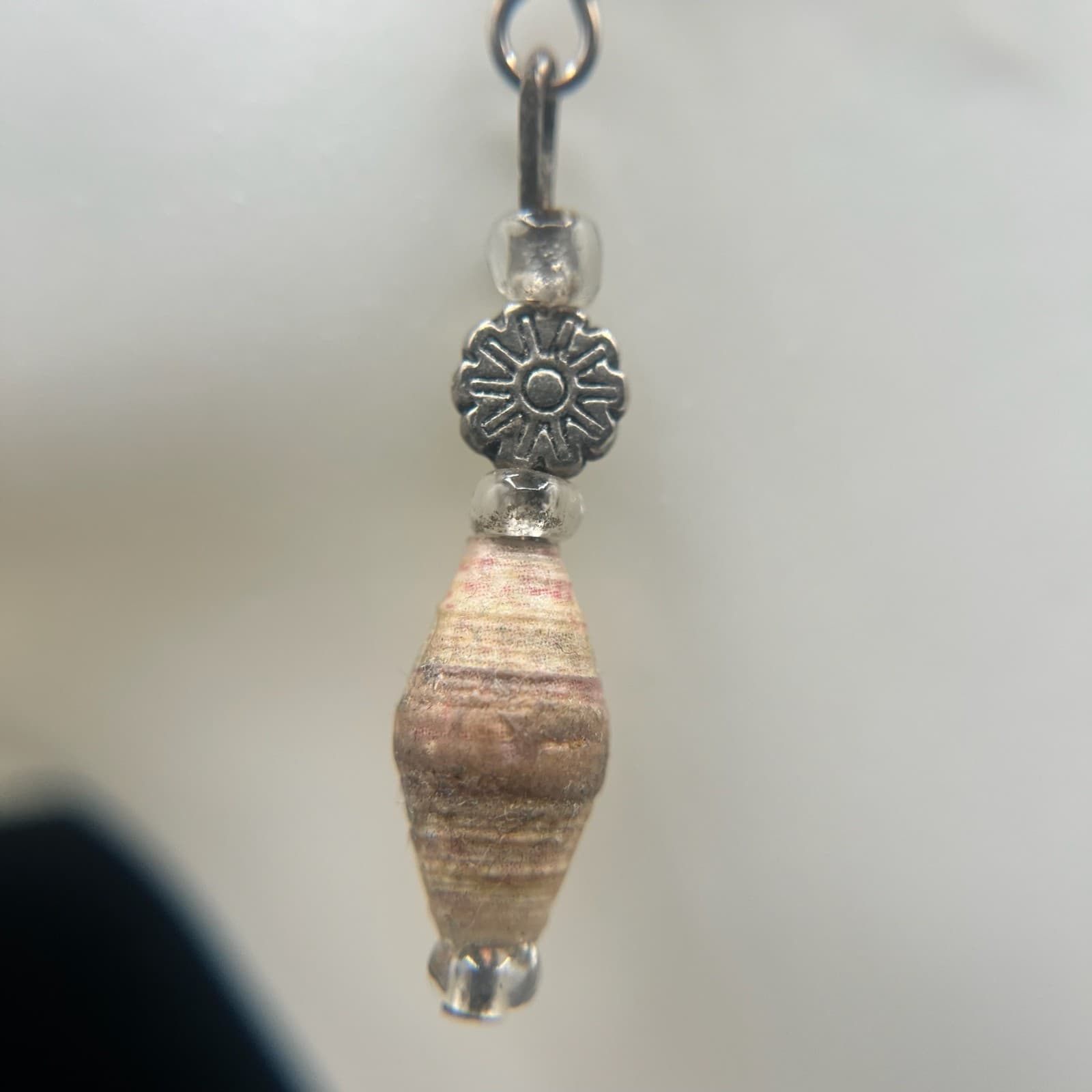 Vintage 90s Silver Tone Dangle Earrings Rolled Paper Beaded Women's Jewelry - Thumbnail 5