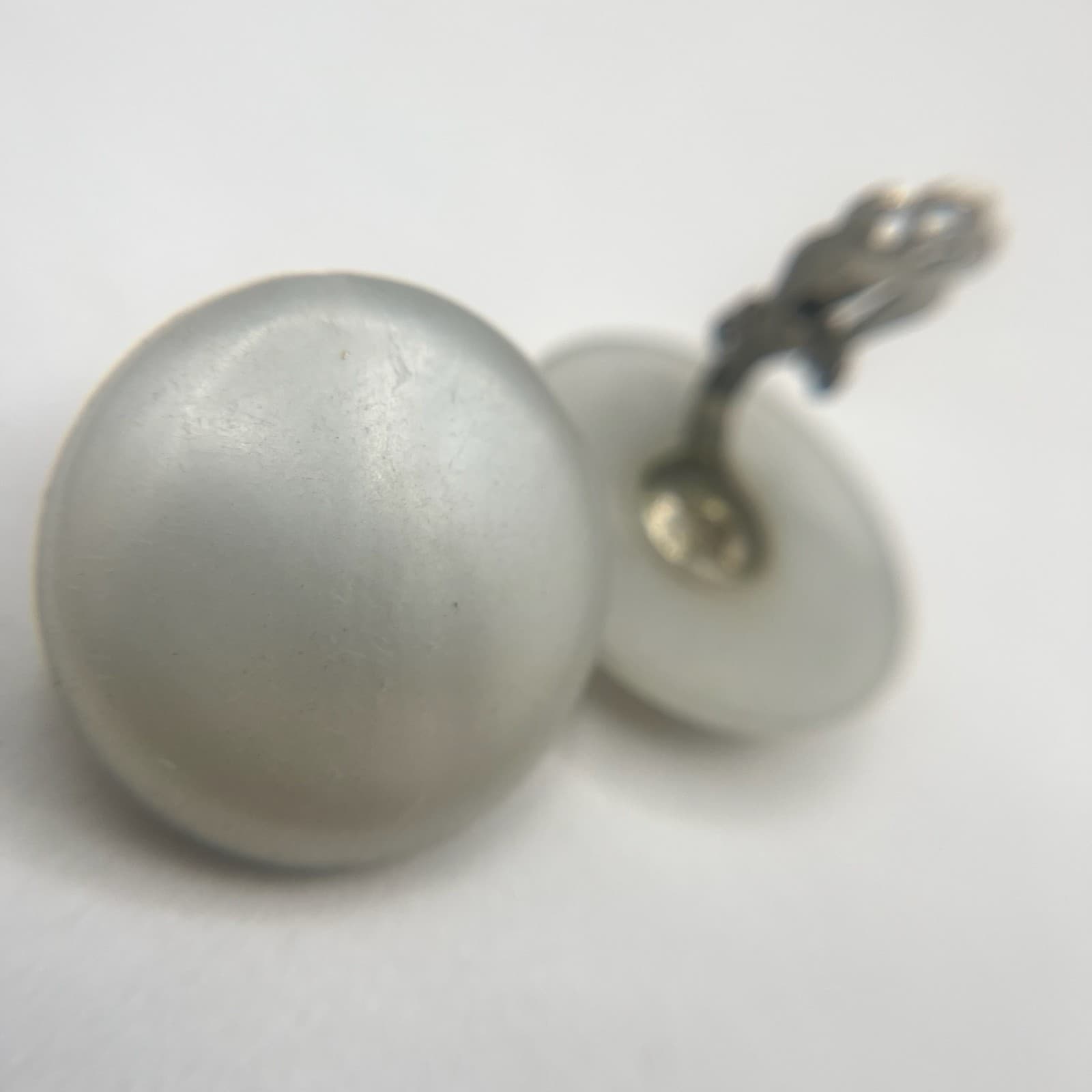 Vintage 90s Round Button Earrings White Matte Cabochon Women's Jewelry - Thumbnail 9