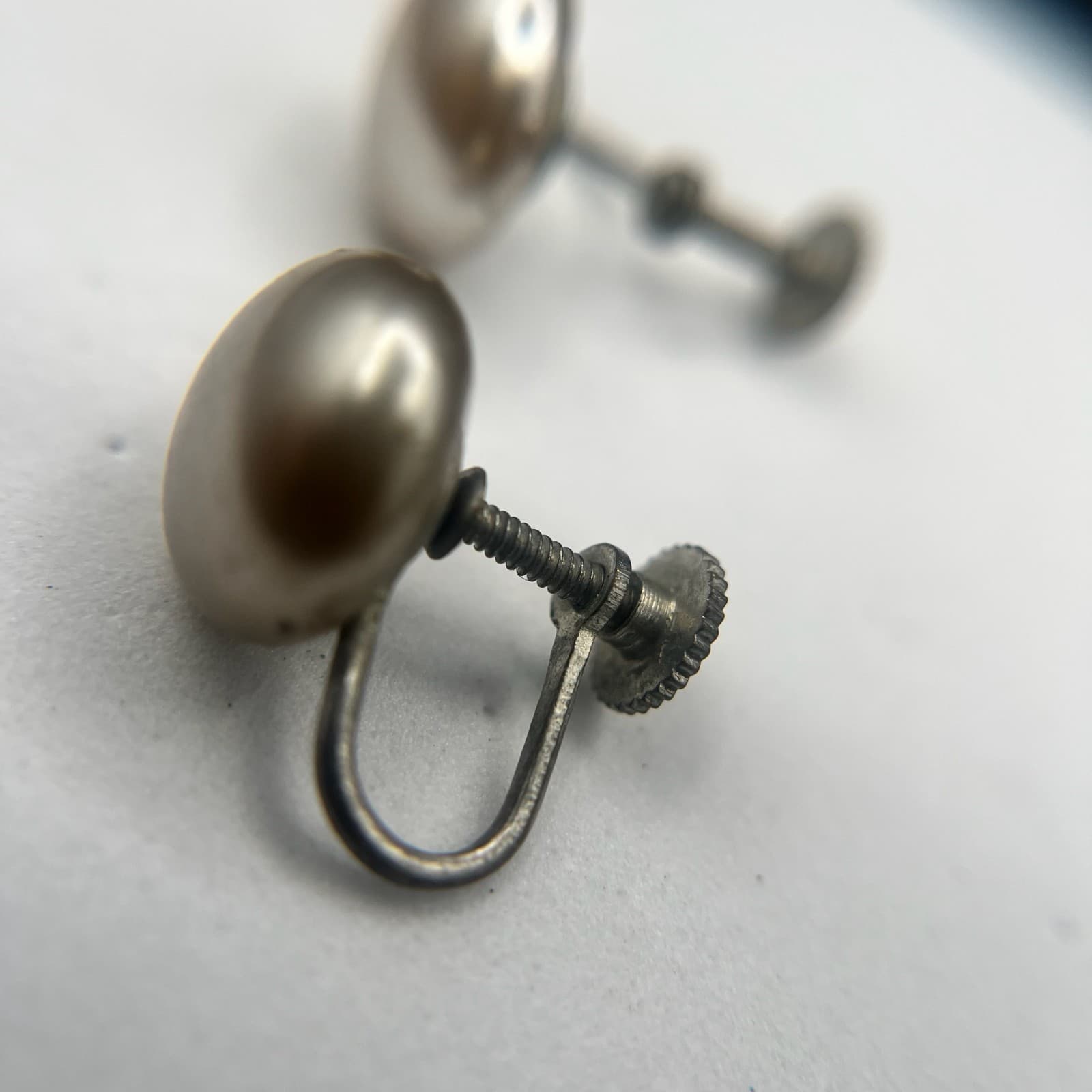Vintage 90s Silver Tone Button Pearl Earrings Boho Women's Classic Jewelry - Thumbnail 7