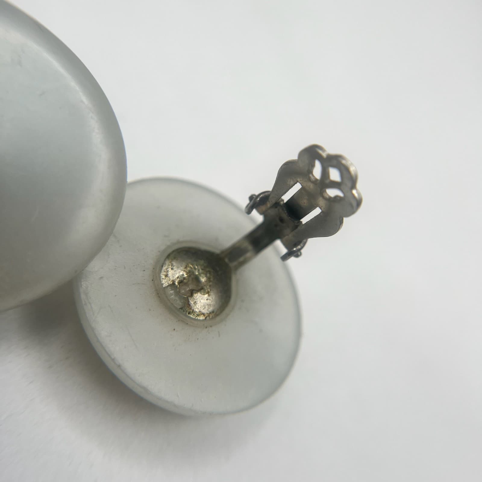 Vintage 90s Round Button Earrings White Matte Cabochon Women's Jewelry - Thumbnail 10