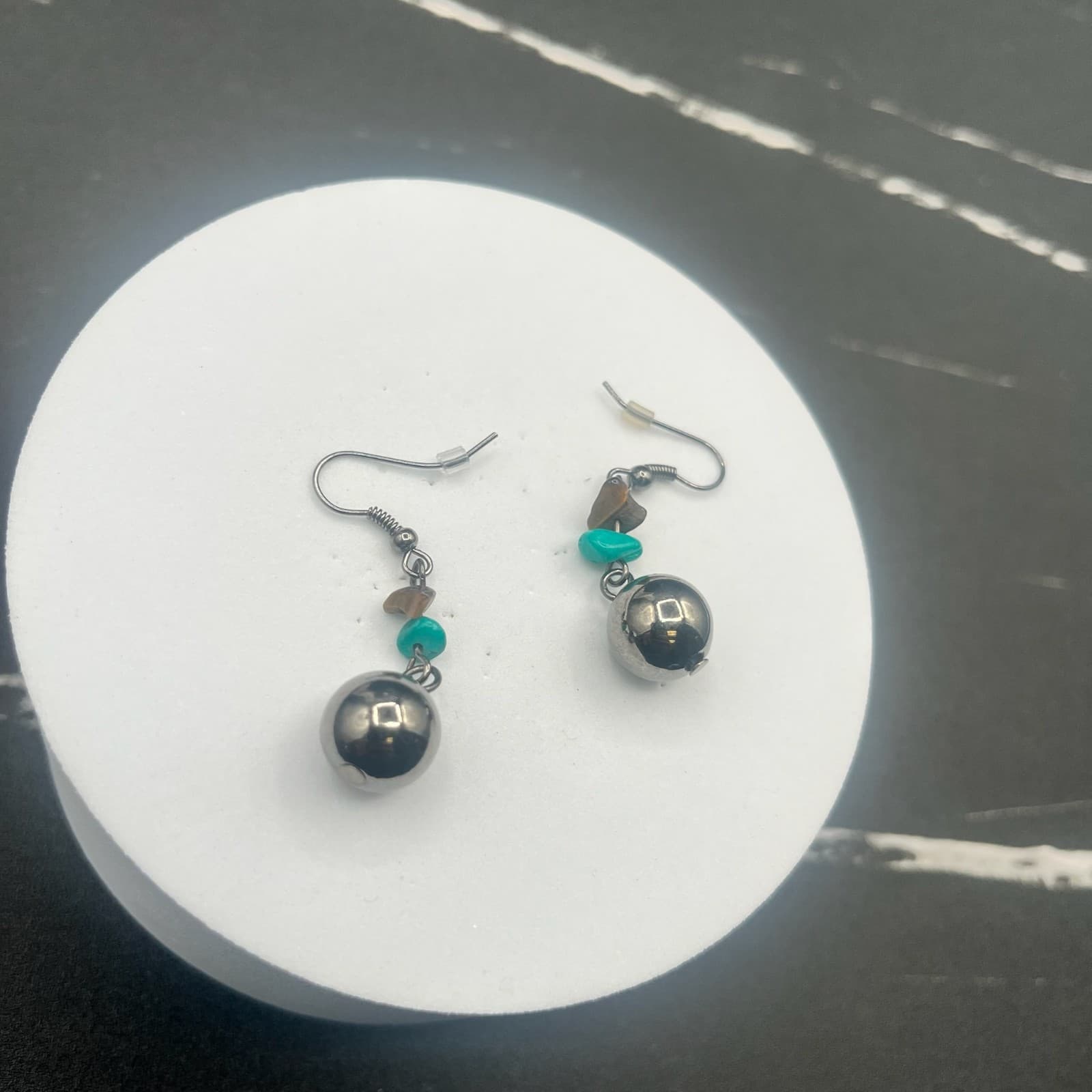 Vintage Tiger’s Eye & Dyed Quartz Dangle Earrings Silver Ball Boho Artisan - Thumbnail 8