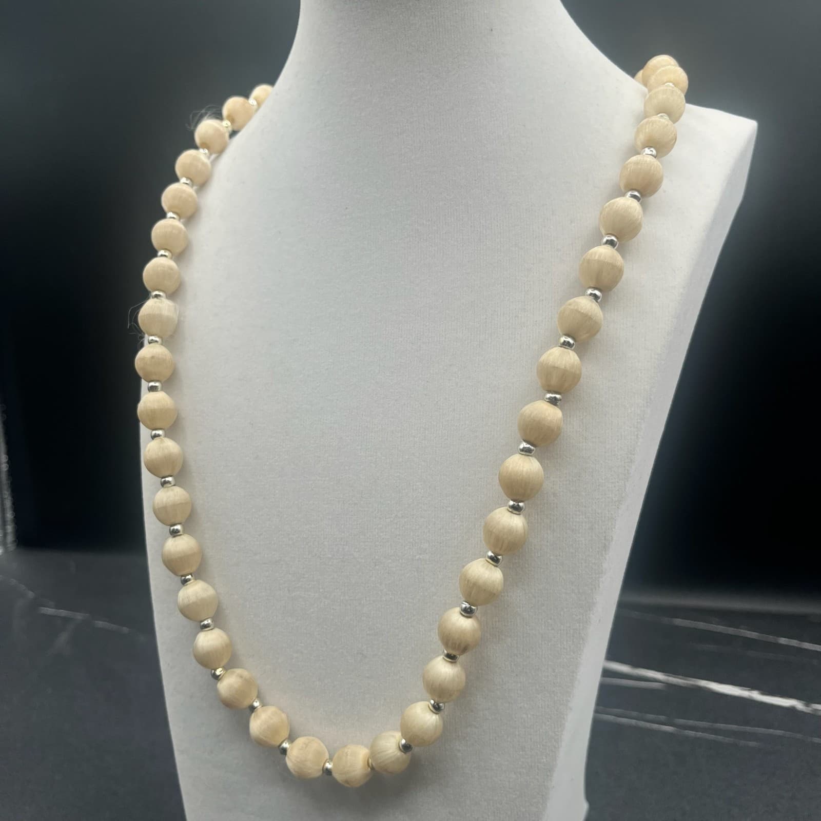 Vintage Plastic Hairs Beaded Necklace Neutral Spacer Silver Tone Women jewellery - Thumbnail 3