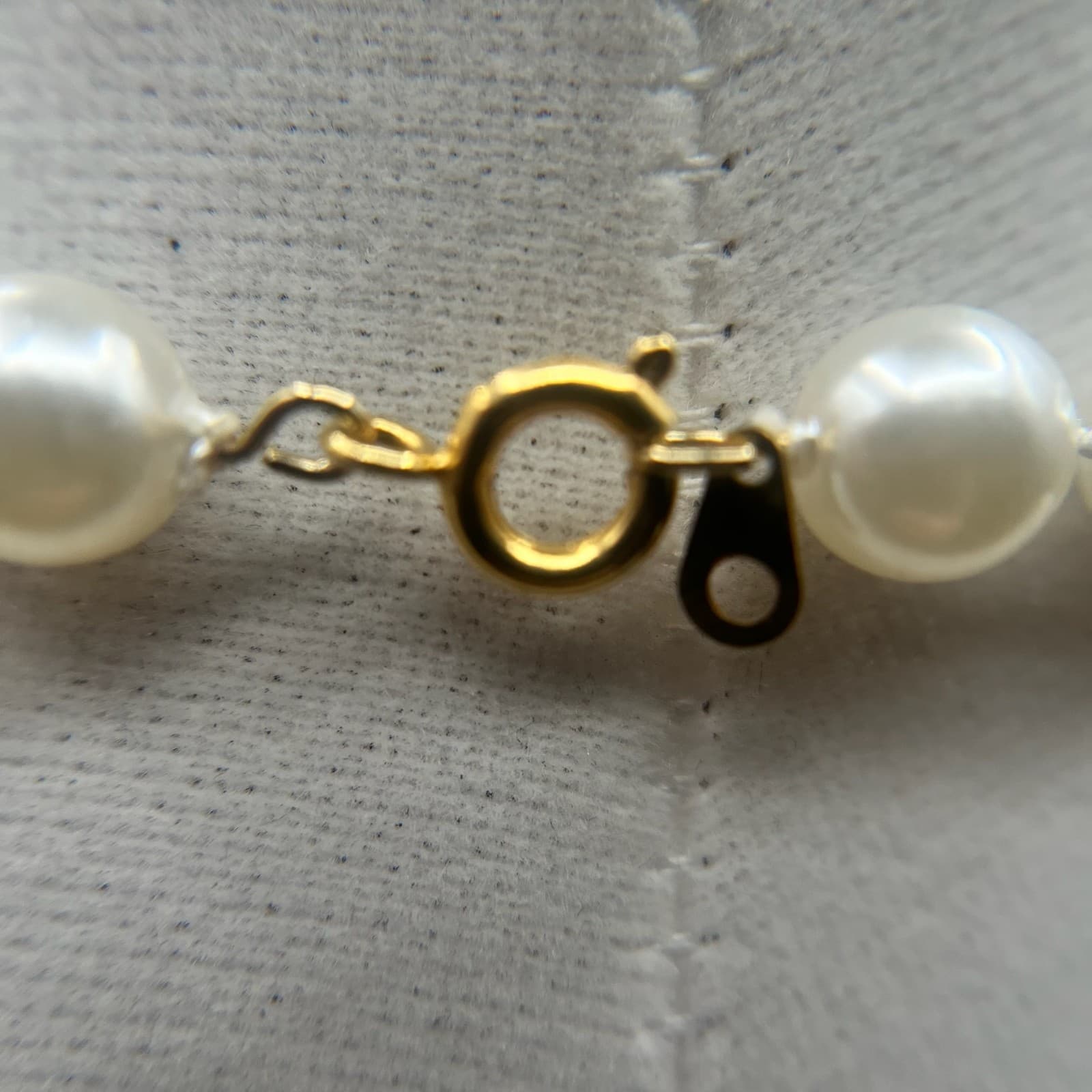 Vintage White Plastic Beads Necklace Spring Ring Clasp Women's jewellery 11" - Thumbnail 6