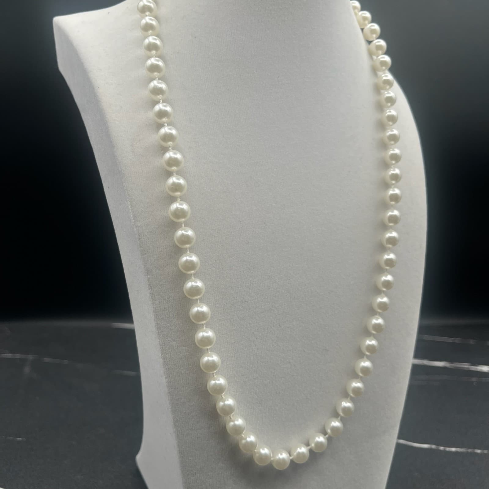 Vintage White Plastic Beads Necklace Spring Ring Clasp Women's jewellery 11" - Thumbnail 2