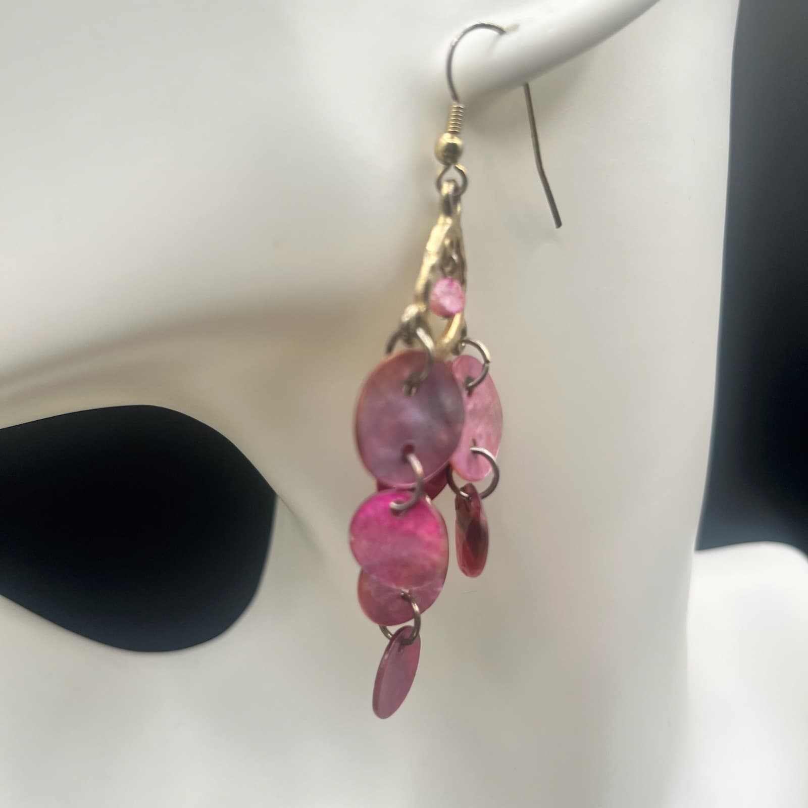 Vintage Y2K Dyed Shell Disc Chandelier Earrings Dangle Boho Fish Hook Jewelry - Thumbnail 5