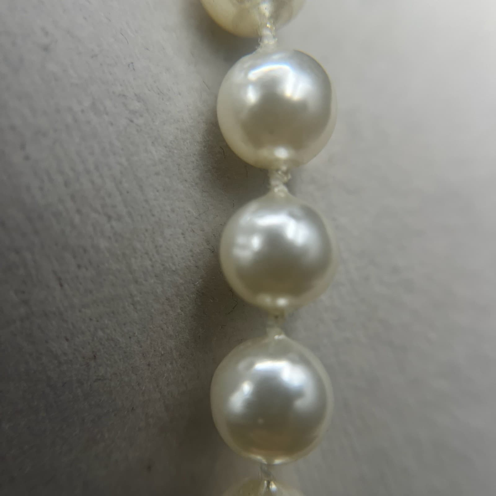 Vintage White Plastic Beads Necklace Spring Ring Clasp Women's jewellery 11" - Thumbnail 5
