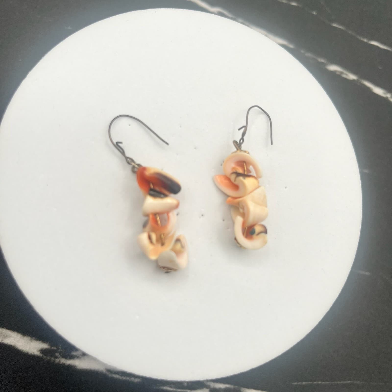 Vintage Y2K Natural Shell Chip Dangle Earrings Jewelry Beach Cowrie Fish Hook - Thumbnail 2