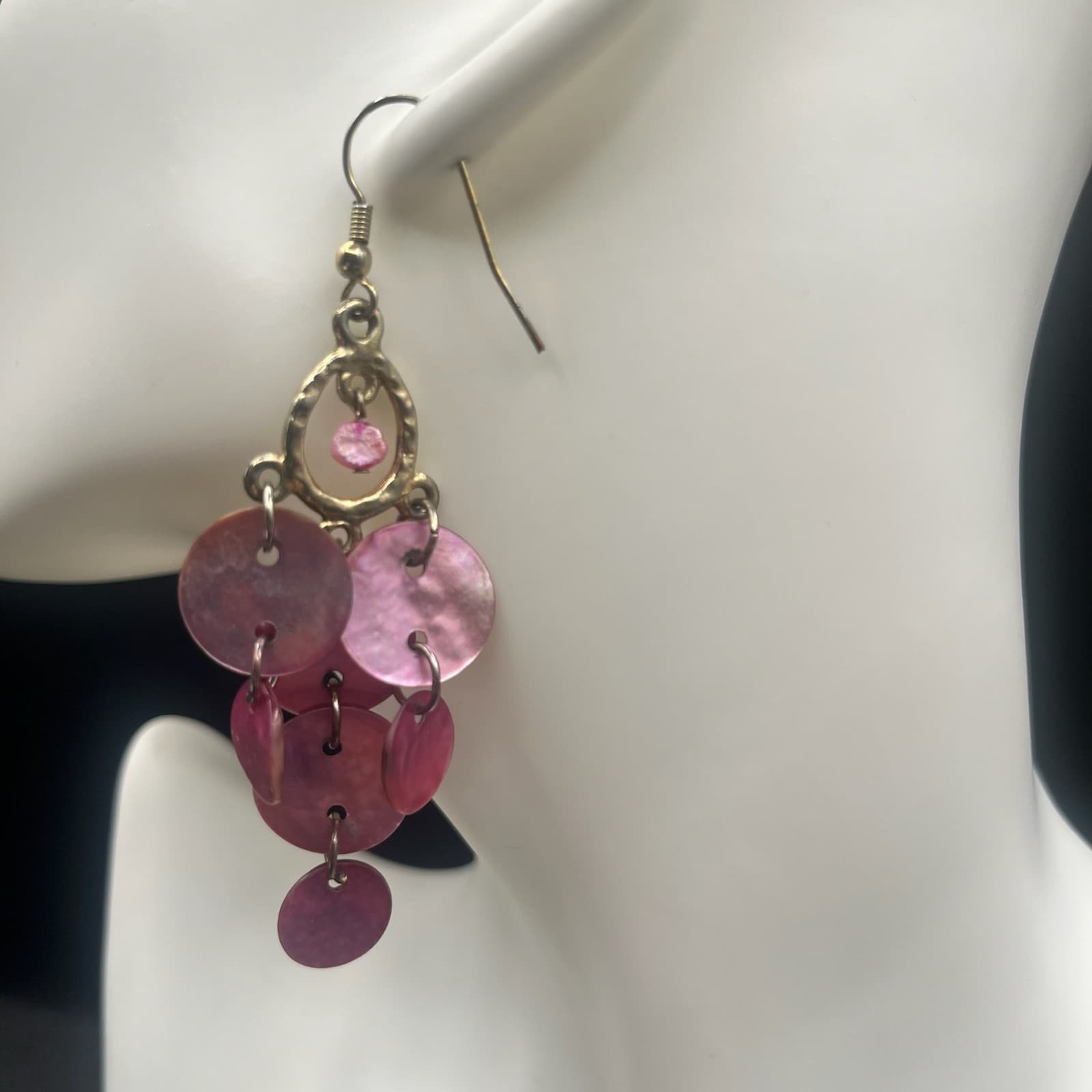 Vintage Y2K Dyed Shell Disc Chandelier Earrings Dangle Boho Fish Hook Jewelry - Thumbnail 3
