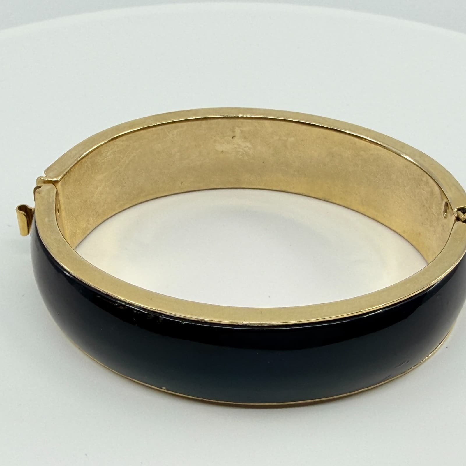Vintage Gold Tone Black Enamel Hinged Bangle Bracelet Chunky Statement Retro 90s - Thumbnail 5