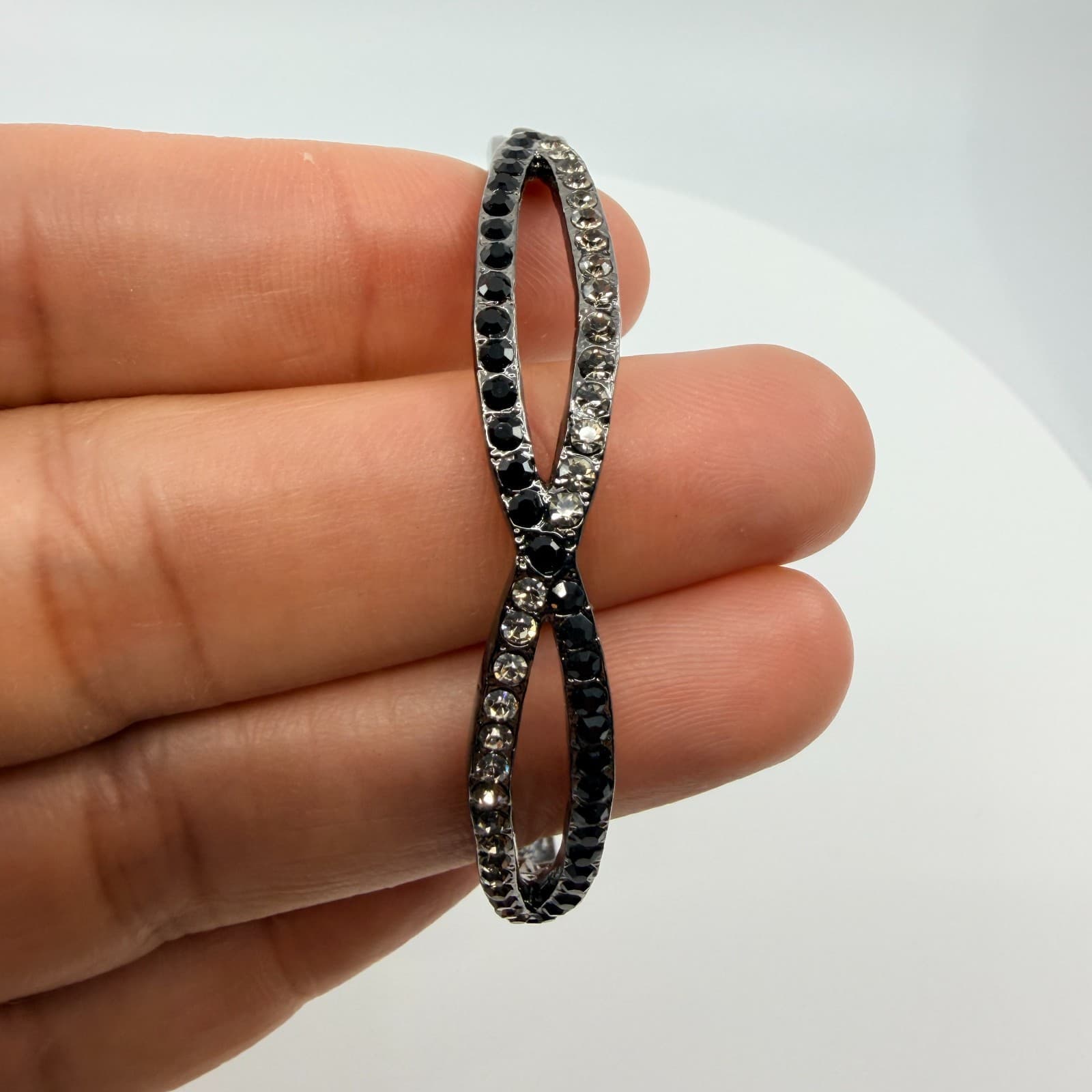 Vintage Gunmetal Tone Black Clear Rhinestone Hinged Bangle Bracelet Infinity 90s - Thumbnail 7