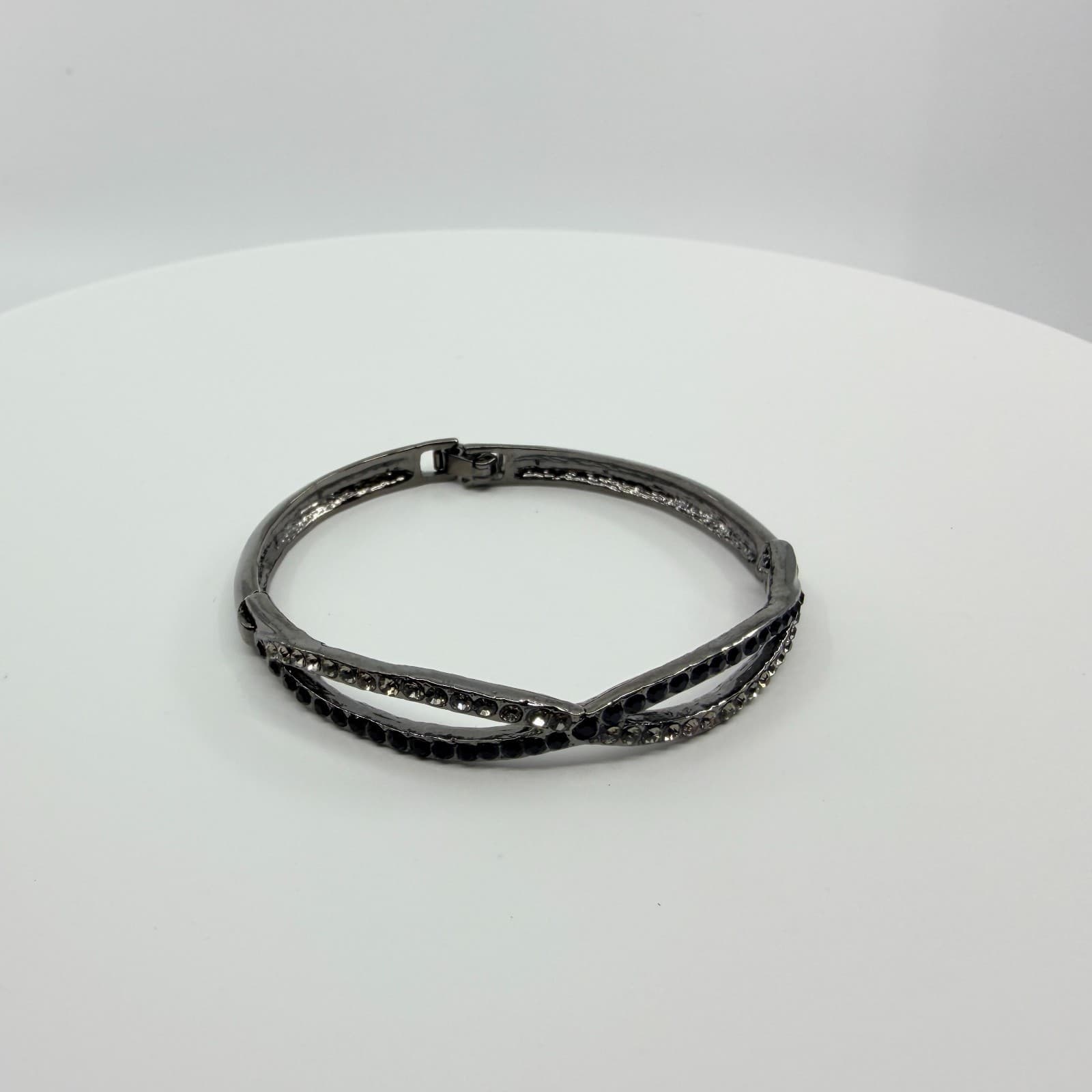 Vintage Gunmetal Tone Black Clear Rhinestone Hinged Bangle Bracelet Infinity 90s - Thumbnail 3