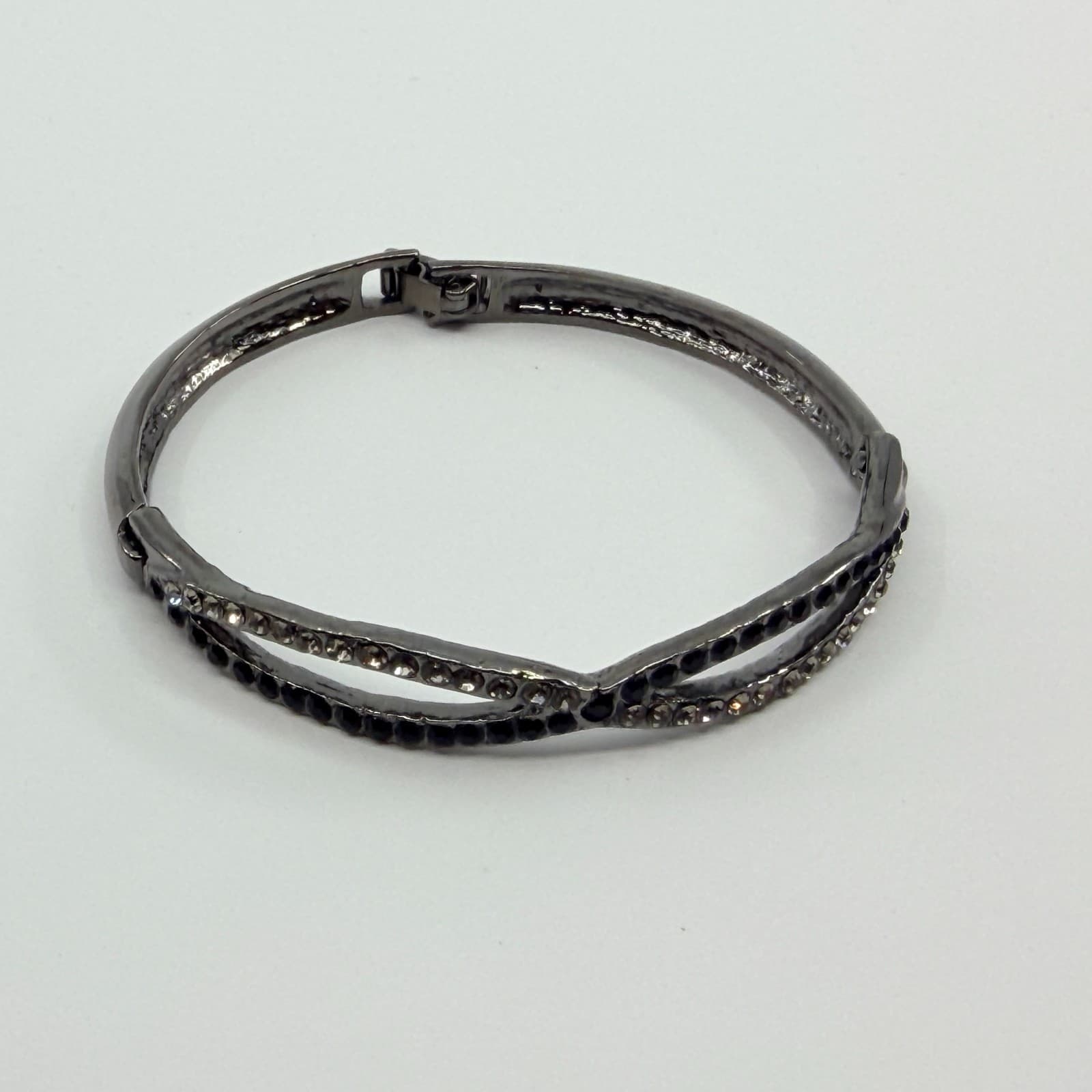 Vintage Gunmetal Tone Black Clear Rhinestone Hinged Bangle Bracelet Infinity 90s - Thumbnail 4