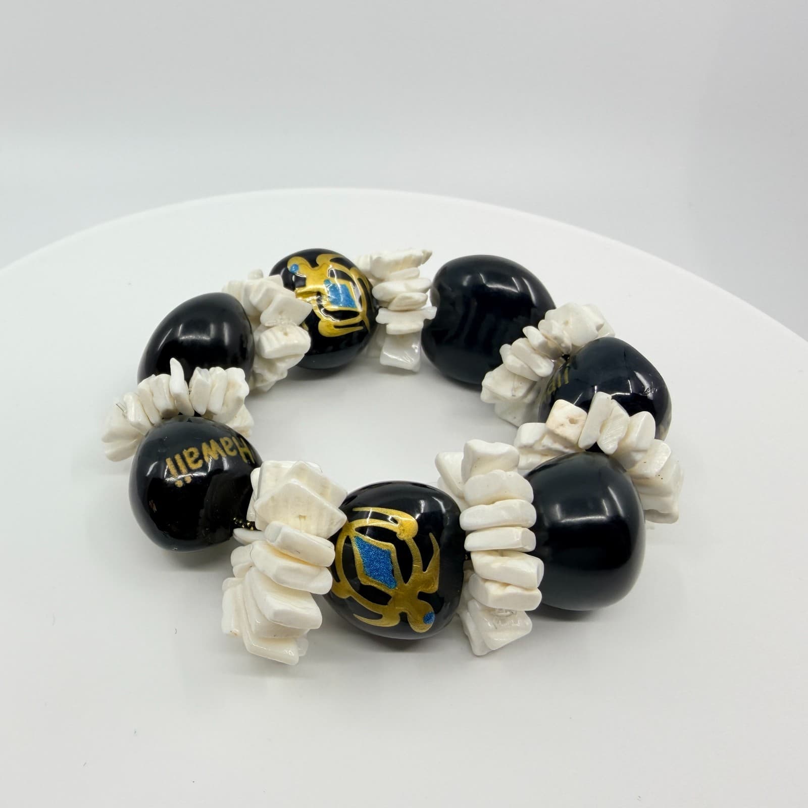 Vintage Hawaii Black Kukui Nut White Shell Stretch Bracelet Chunky Boho Honu 90s - Thumbnail 3