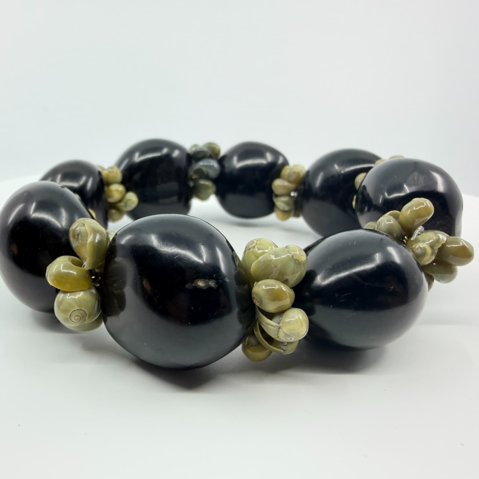 Vintage Black Kukui Nut Shell Stretch Bracelet Chunky Statement Boho Luau Retro - Thumbnail 3