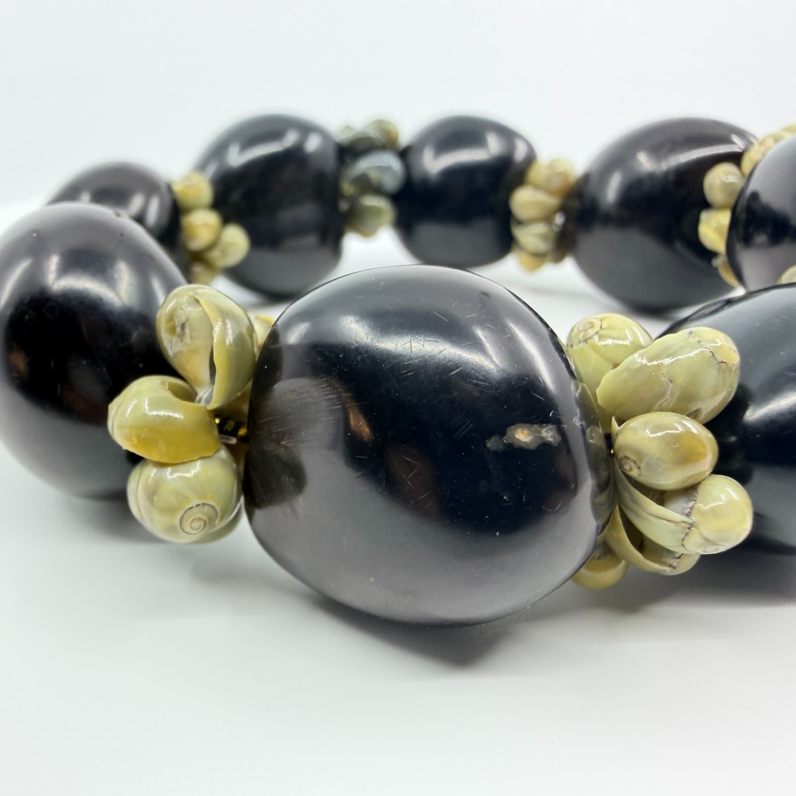 Vintage Black Kukui Nut Shell Stretch Bracelet Chunky Statement Boho Luau Retro - Thumbnail 4