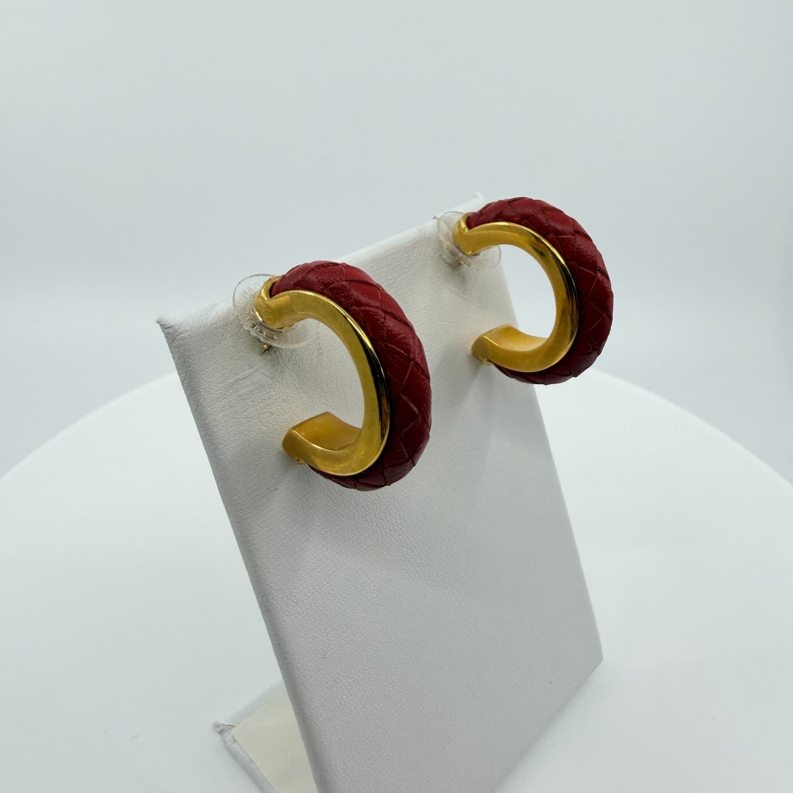 Vintage Joan Rivers Red Woven Leather Hoop Earrings Gold Tone Signed Boho 90s - Thumbnail 3