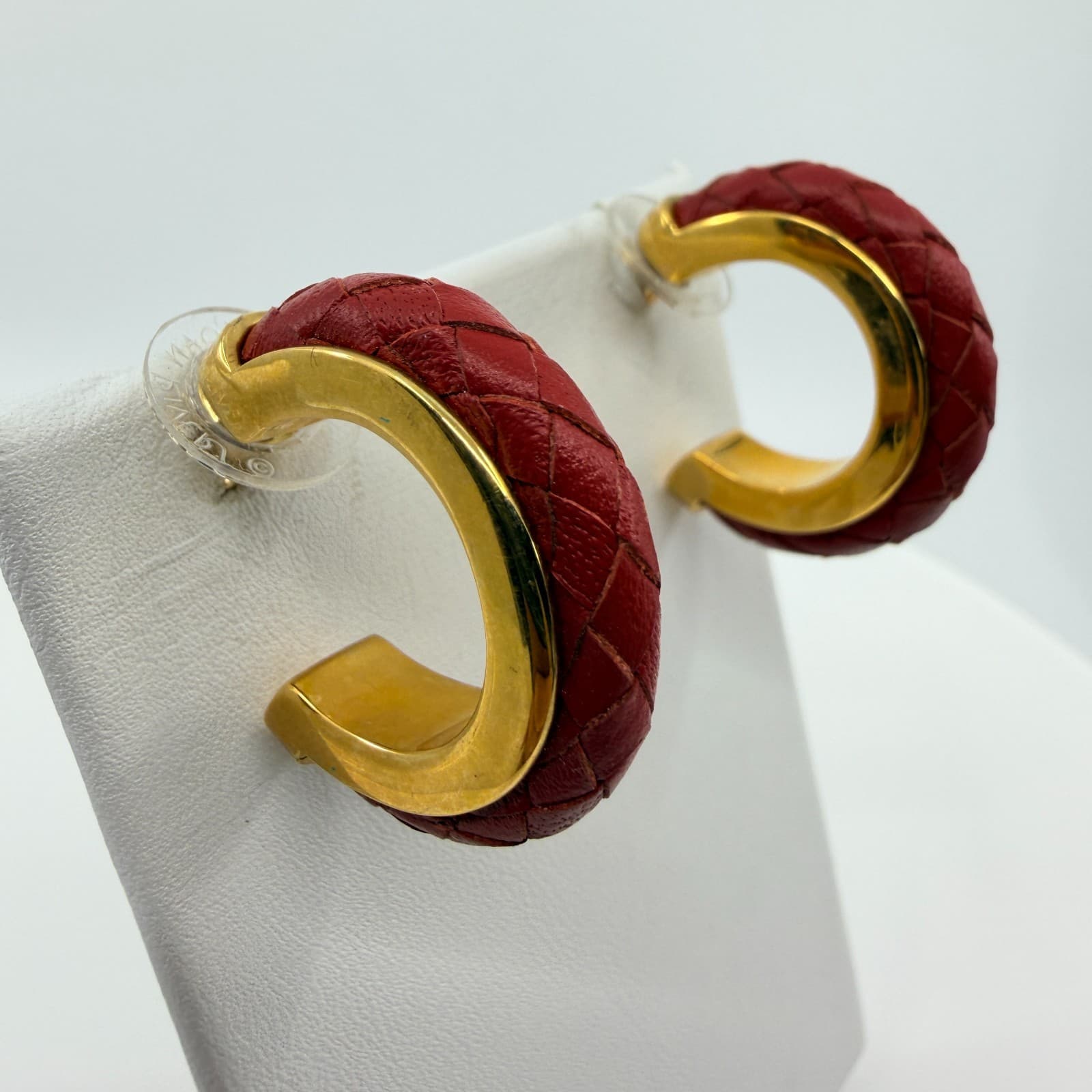 Vintage Joan Rivers Red Woven Leather Hoop Earrings Gold Tone Signed Boho 90s - Thumbnail 2