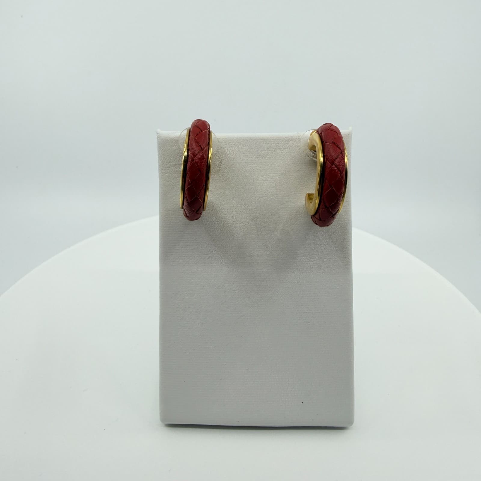Vintage Joan Rivers Red Woven Leather Hoop Earrings Gold Tone Signed Boho 90s - Thumbnail 5