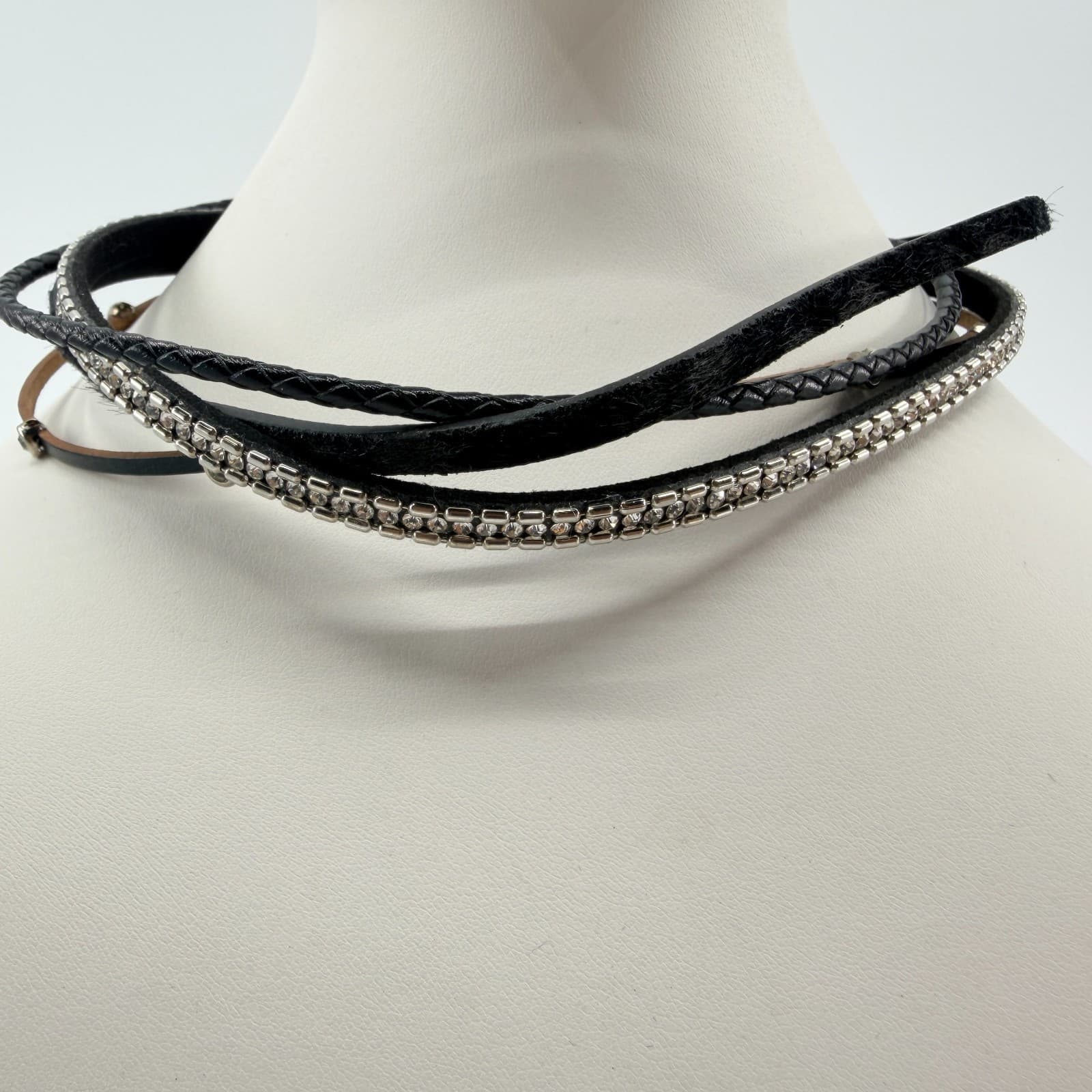Vintage Black Faux Leather Jewelry Set Hammered Cross Magnetic Wrap Bracelet 90s - Thumbnail 4