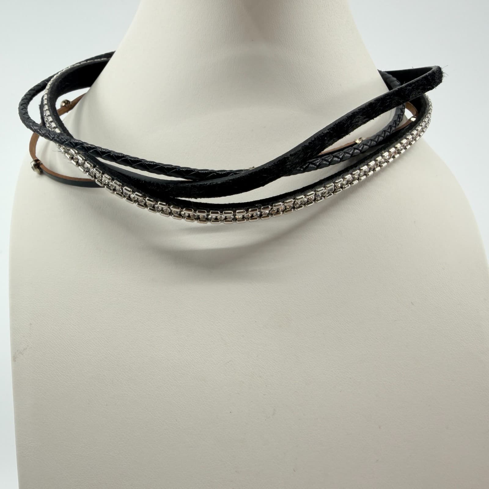 Vintage Black Faux Leather Jewelry Set Hammered Cross Magnetic Wrap Bracelet 90s - Thumbnail 5