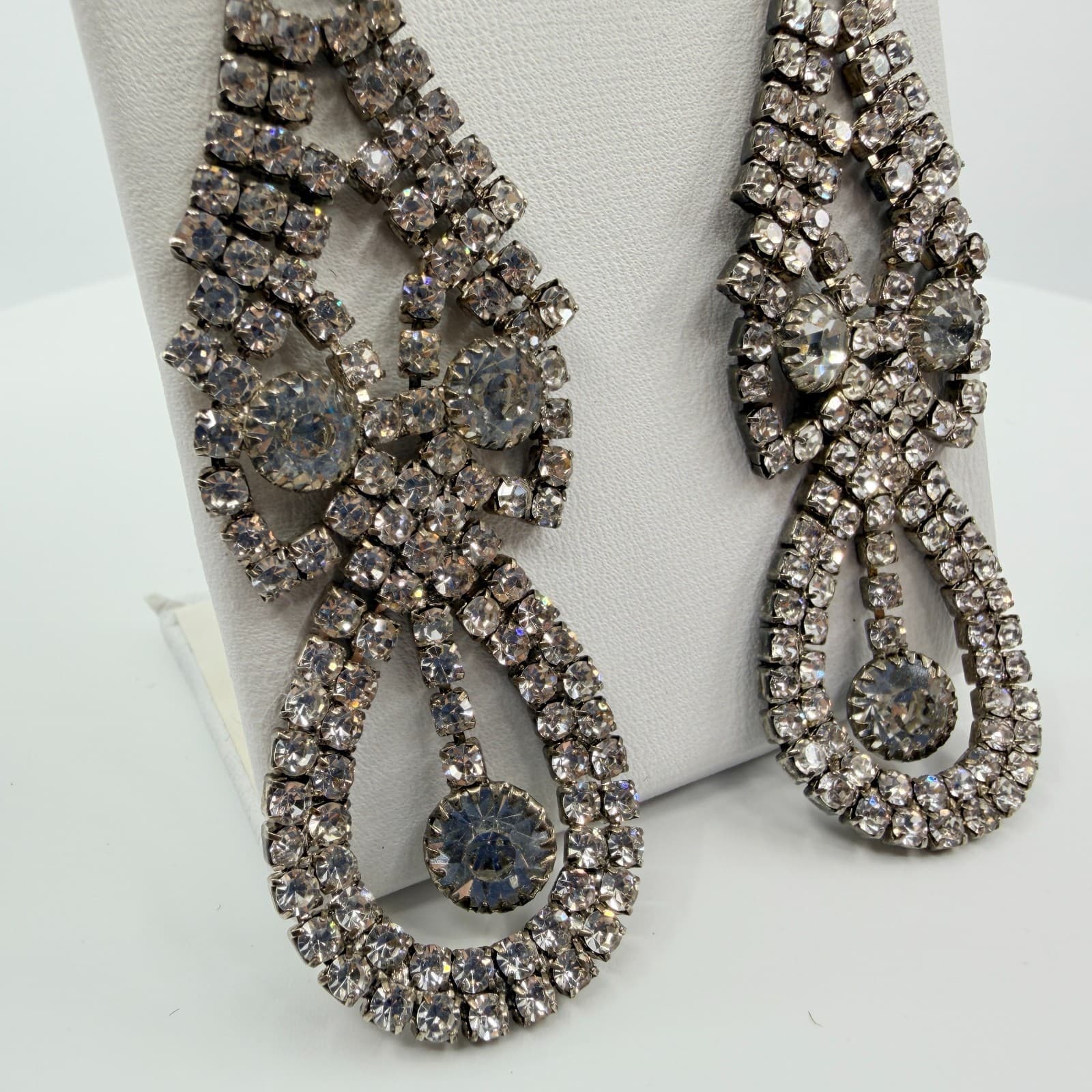 Vintage Silver Tone Smoky Grey Rhinestone Jewelry Set Shoulder Duster Earrings - Thumbnail 11