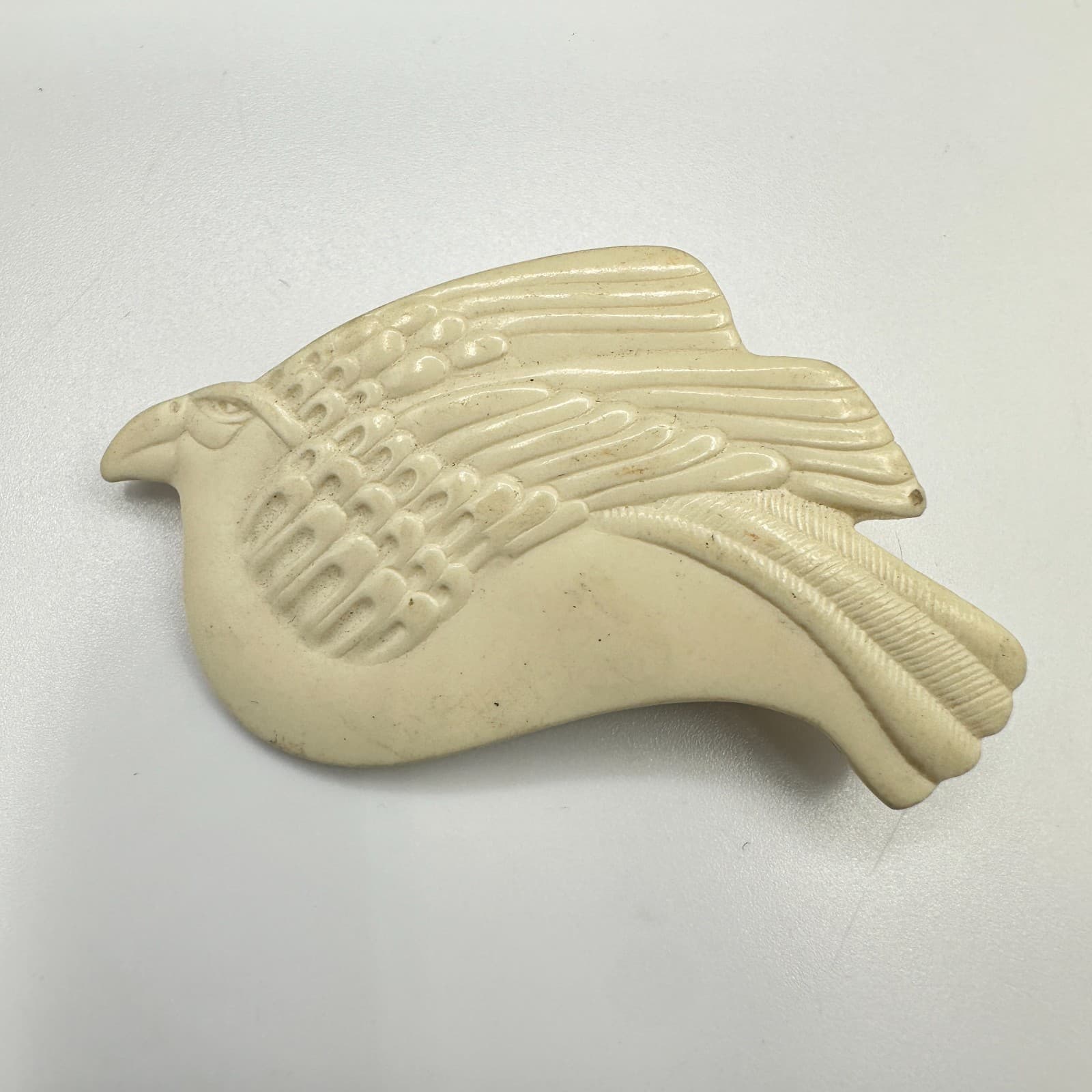Vintage Sauer Buch Figural Bird Brooch Pin Resin Cream Gold Tone Signed Card - Thumbnail 2