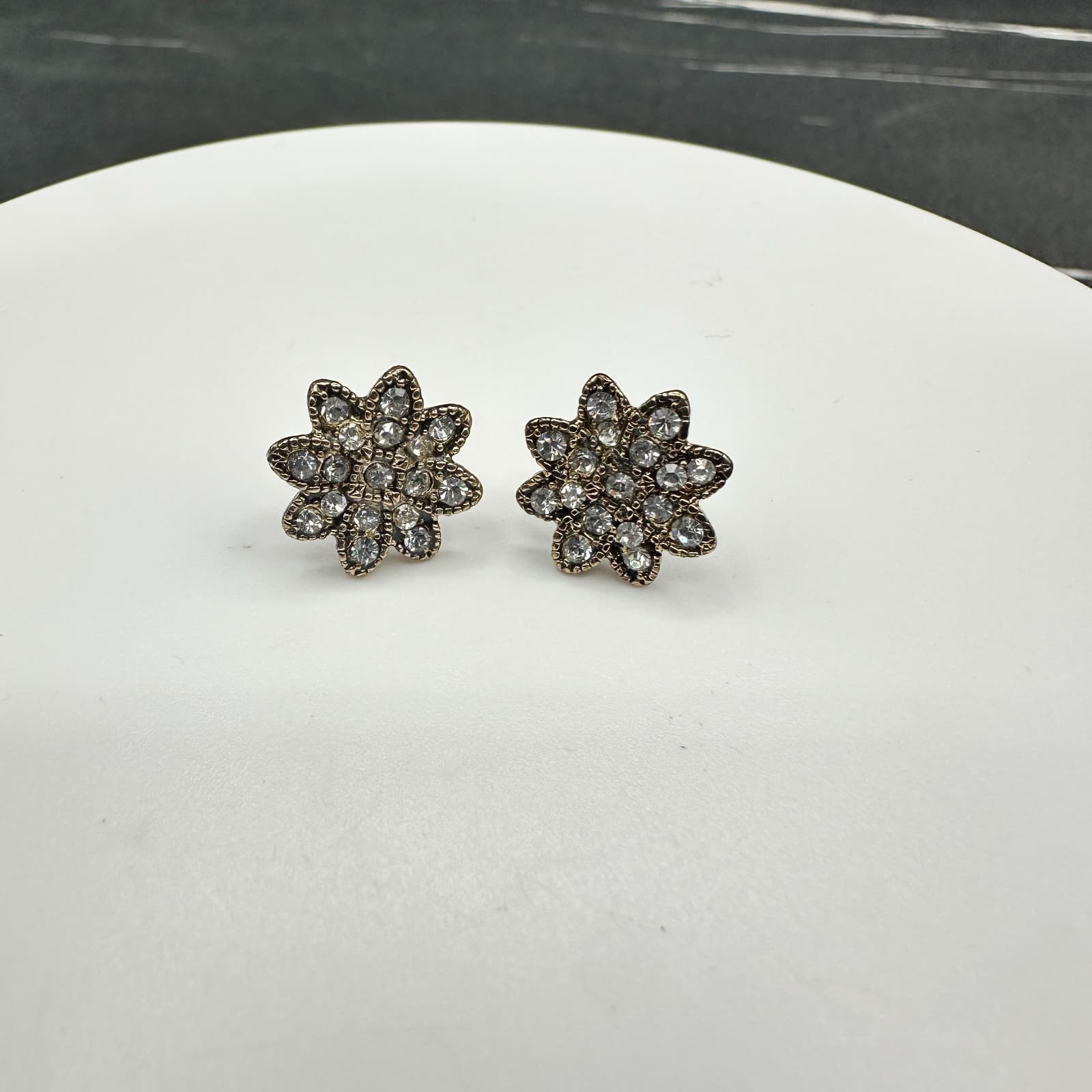 Vintage Francesca's Women's Flower Stud Earrings Clear Rhinestone Bronze Tone - Thumbnail 3