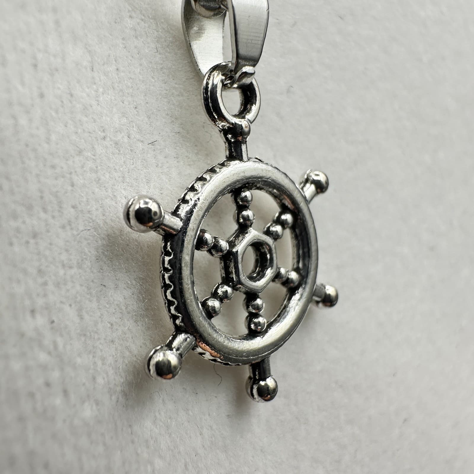 Vintage Silver-tone Nautical Ship Steering Wheel Pendant Necklace Cable Chain - Thumbnail 4