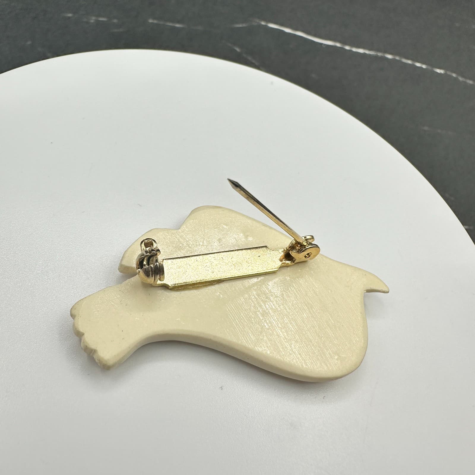 Vintage Sauer Buch Figural Bird Brooch Pin Resin Cream Gold Tone Signed Card - Thumbnail 5