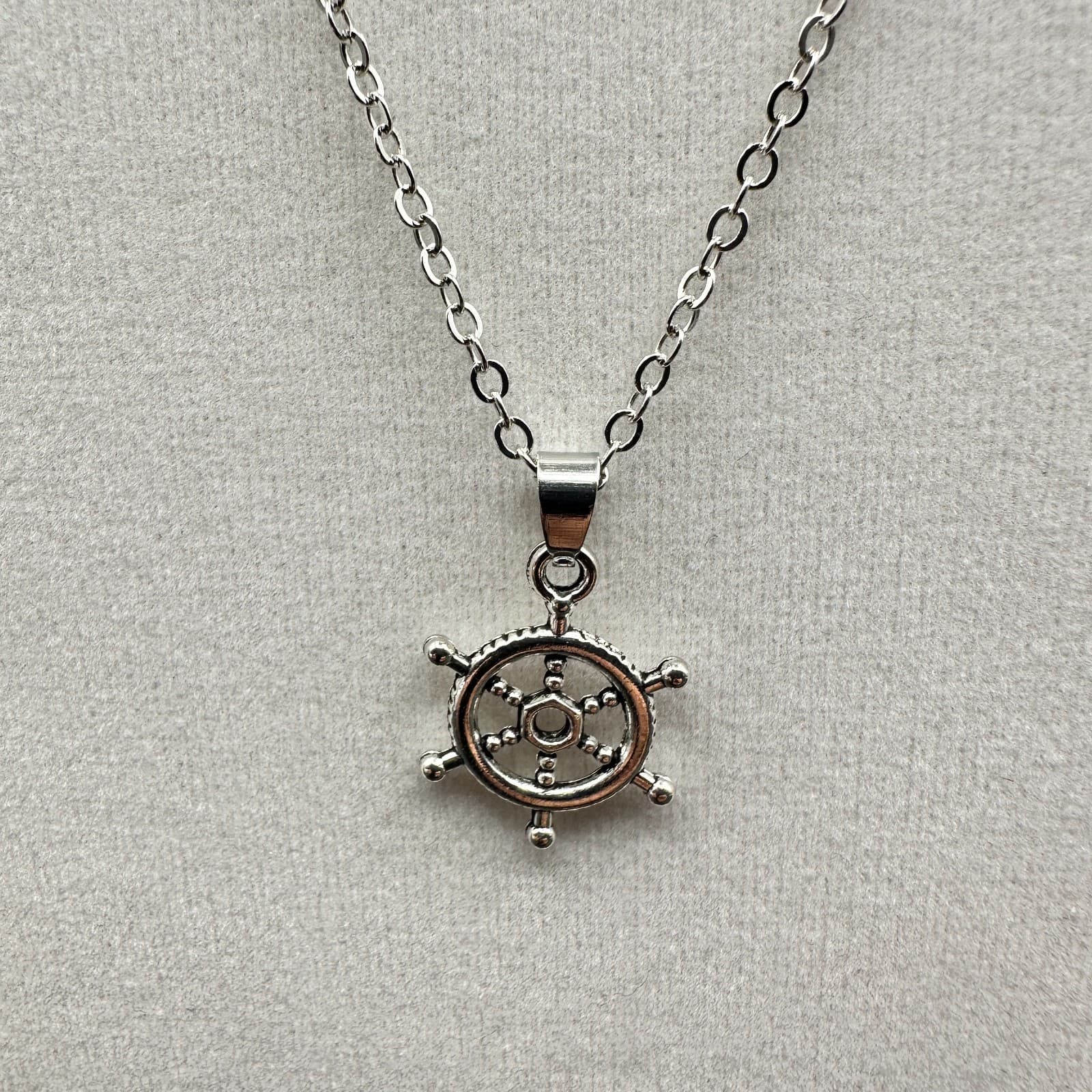 Vintage Silver-tone Nautical Ship Steering Wheel Pendant Necklace Cable Chain - Thumbnail 3