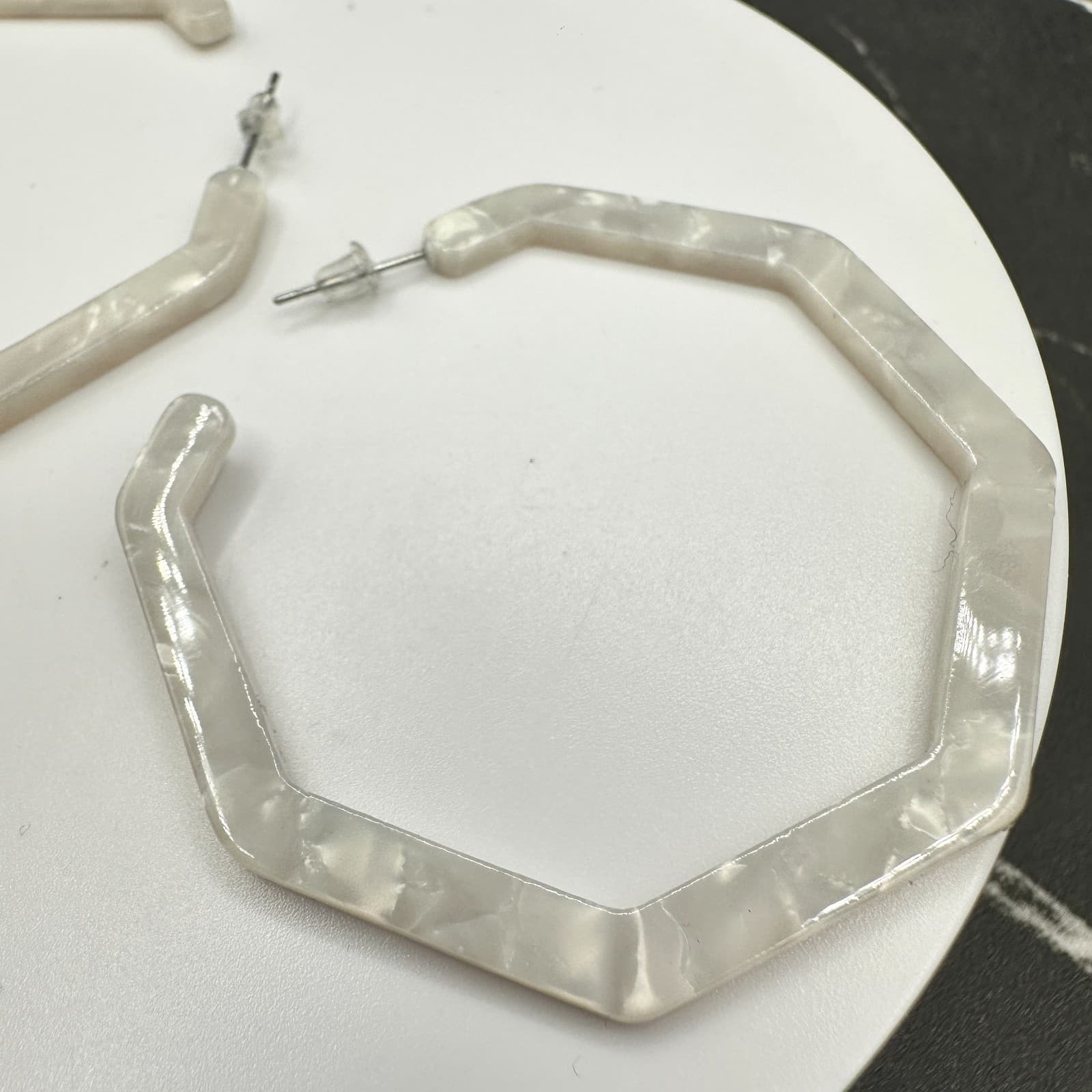 Women's White Marbled Acrylic Resin Octagon Hoop Earrings Geometric Statement - Thumbnail 7