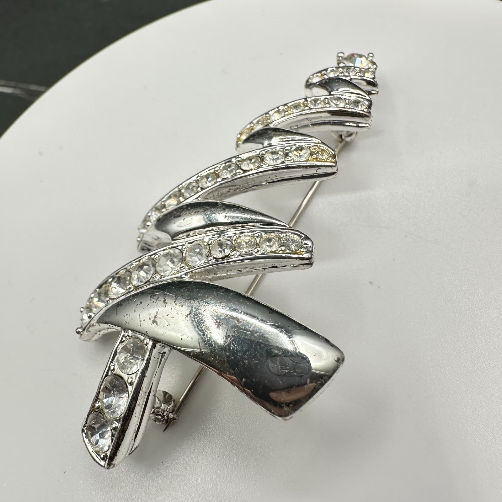 Monet Christmas Tree Brooch Pin Signed Zigzag Ribbon Silver Tone Rhinestones - Thumbnail 4