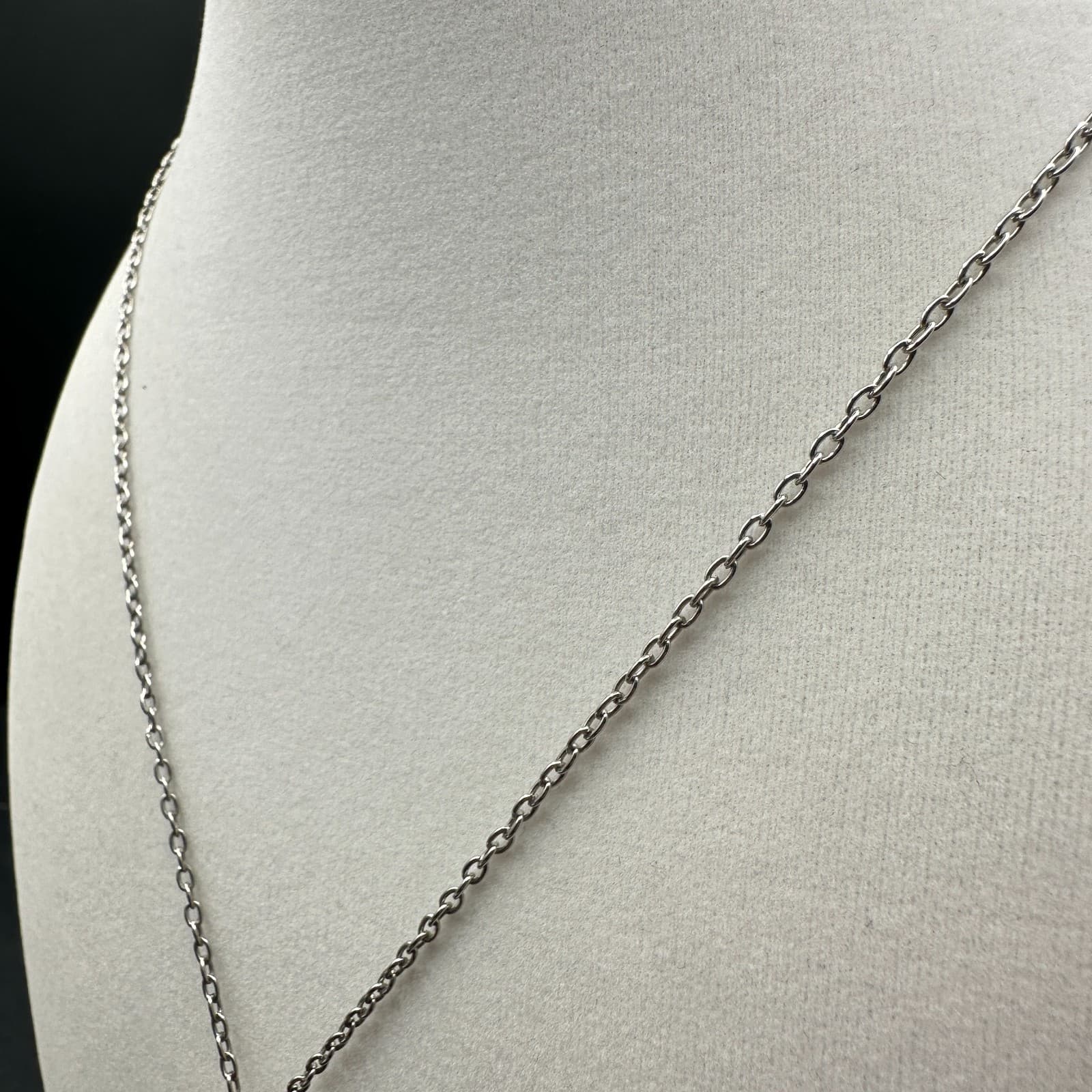 Vintage Shopping at Sea silver-tone dog tag pendant necklace Cable Chain 18 in - Thumbnail 6