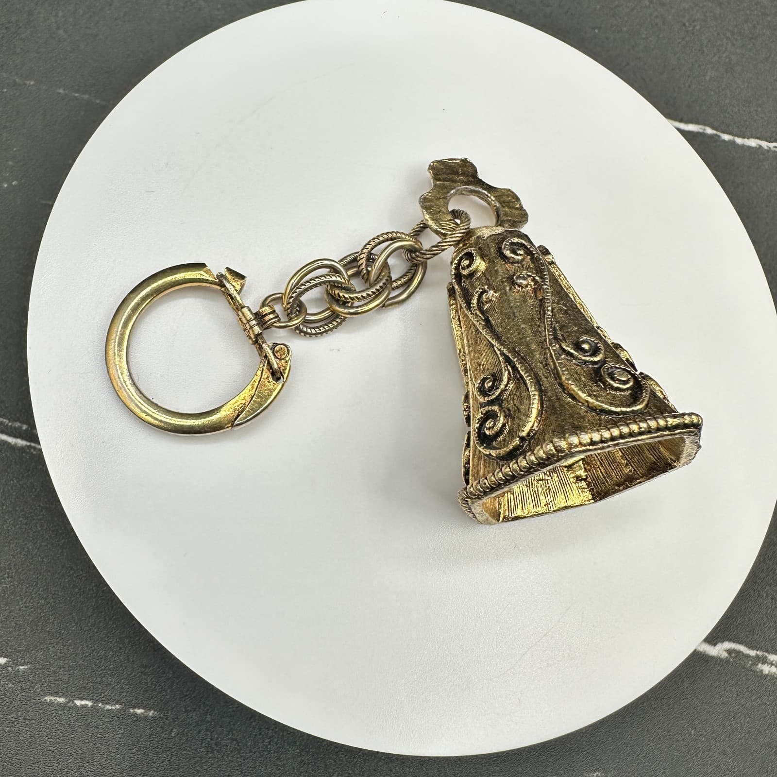 Vintage Brass Ornate Scrollwork Gold Tone Hexagon Design Bell Keychain - Thumbnail 5