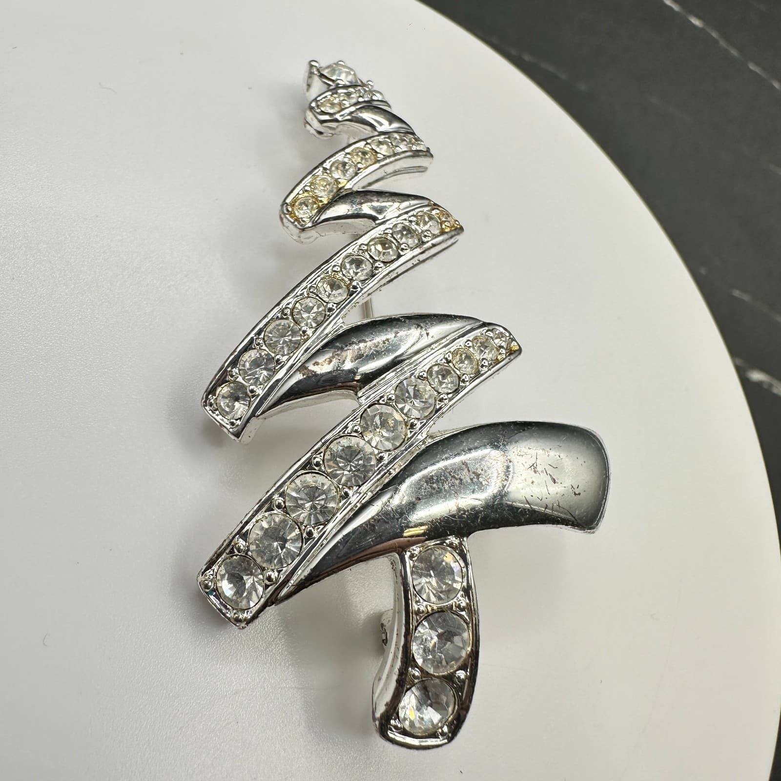 Monet Christmas Tree Brooch Pin Signed Zigzag Ribbon Silver Tone Rhinestones - Thumbnail 3