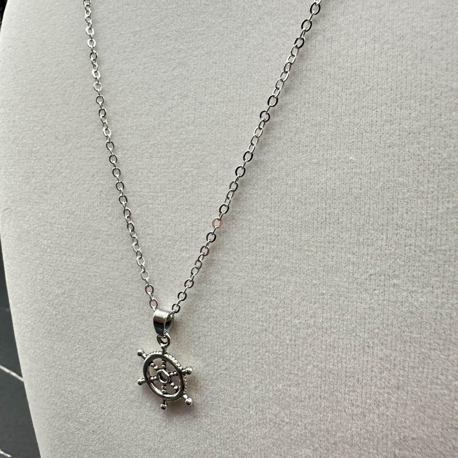 Vintage Silver-tone Nautical Ship Steering Wheel Pendant Necklace Cable Chain - Thumbnail 5
