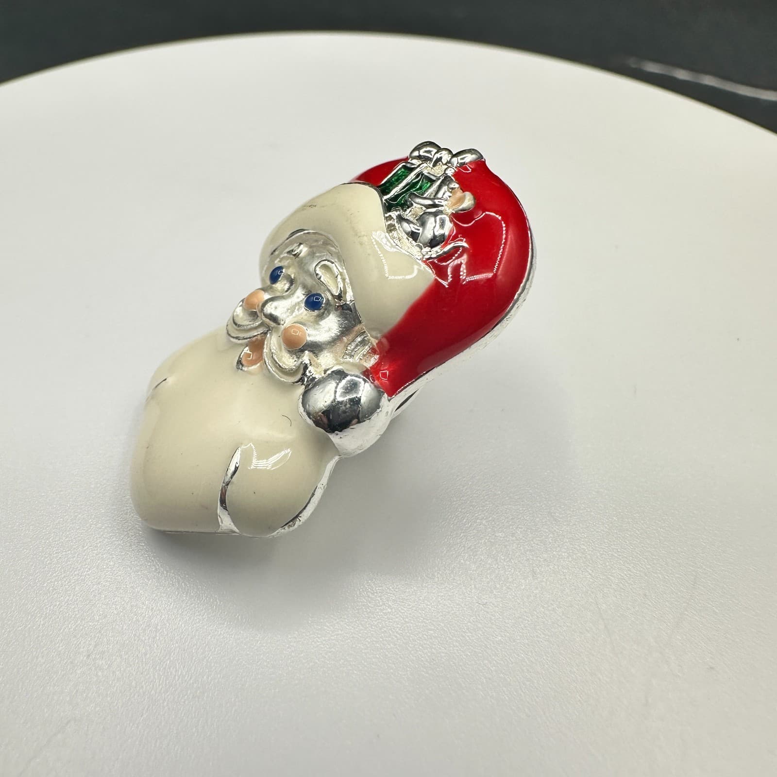 VTG Avon Santa Claus Christmas Pin Brooch Silver Tone Enamel Figural Mouse Gift - Thumbnail 3