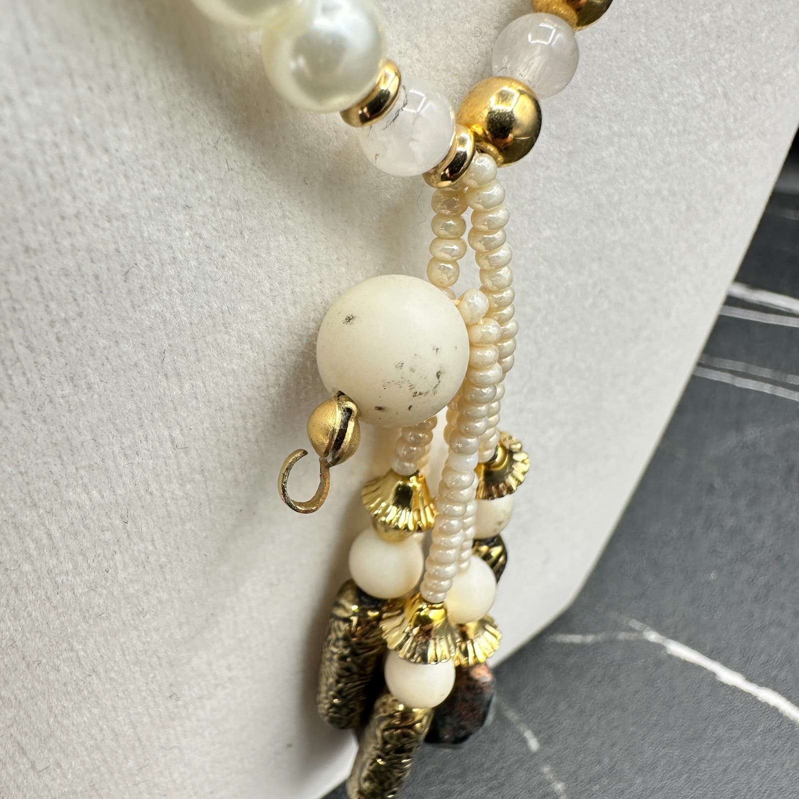 Vintage LR Faux Pearl Necklace White Quartz Gold Tone Tassel Pendant Boho - Thumbnail 9