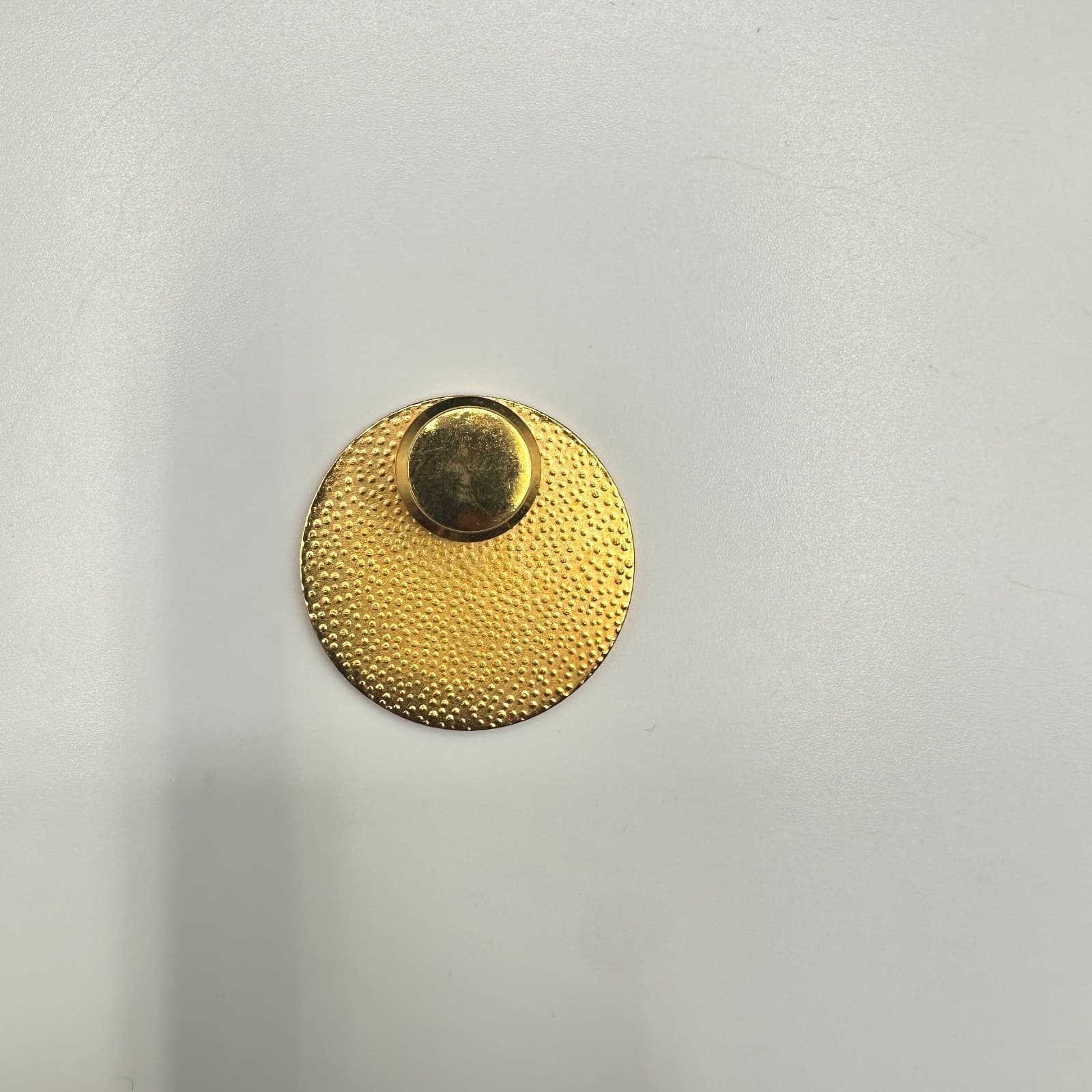 Vintage Mary Kay Logo Lapel Pin Brooch Gold Tone Round Award Badge Collectible - Thumbnail 6