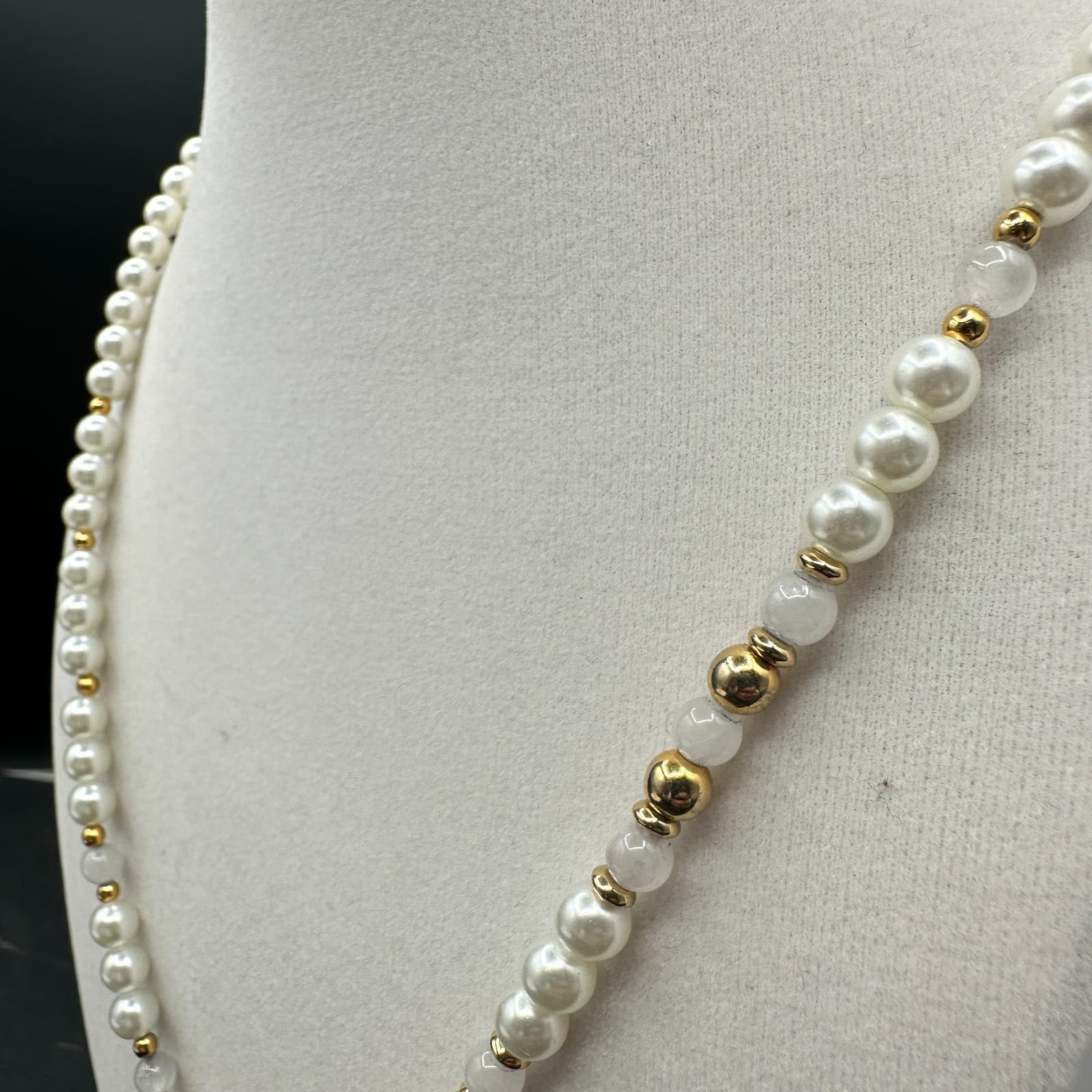Vintage LR Faux Pearl Necklace White Quartz Gold Tone Tassel Pendant Boho - Thumbnail 8