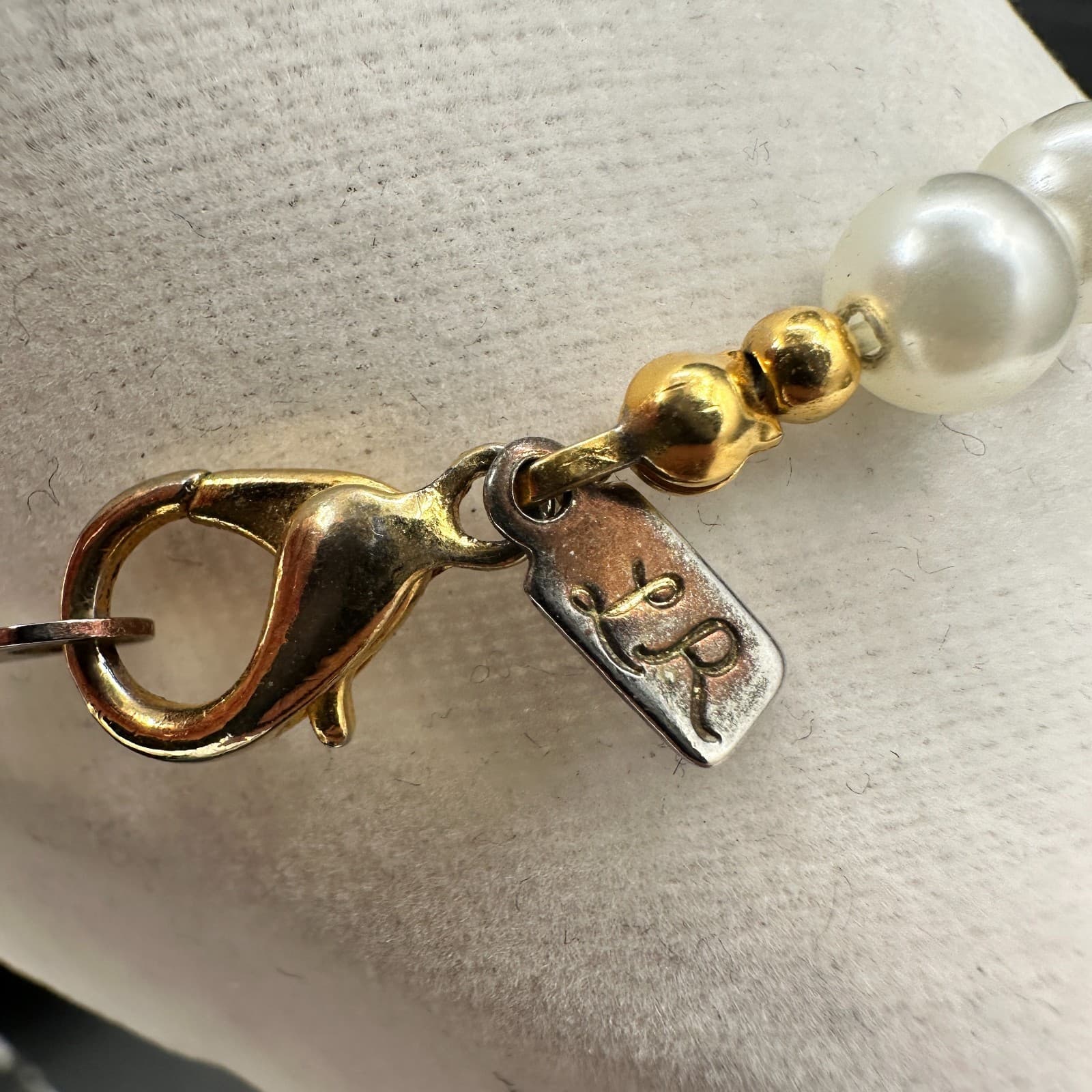 Vintage LR Faux Pearl Necklace White Quartz Gold Tone Tassel Pendant Boho - Thumbnail 11